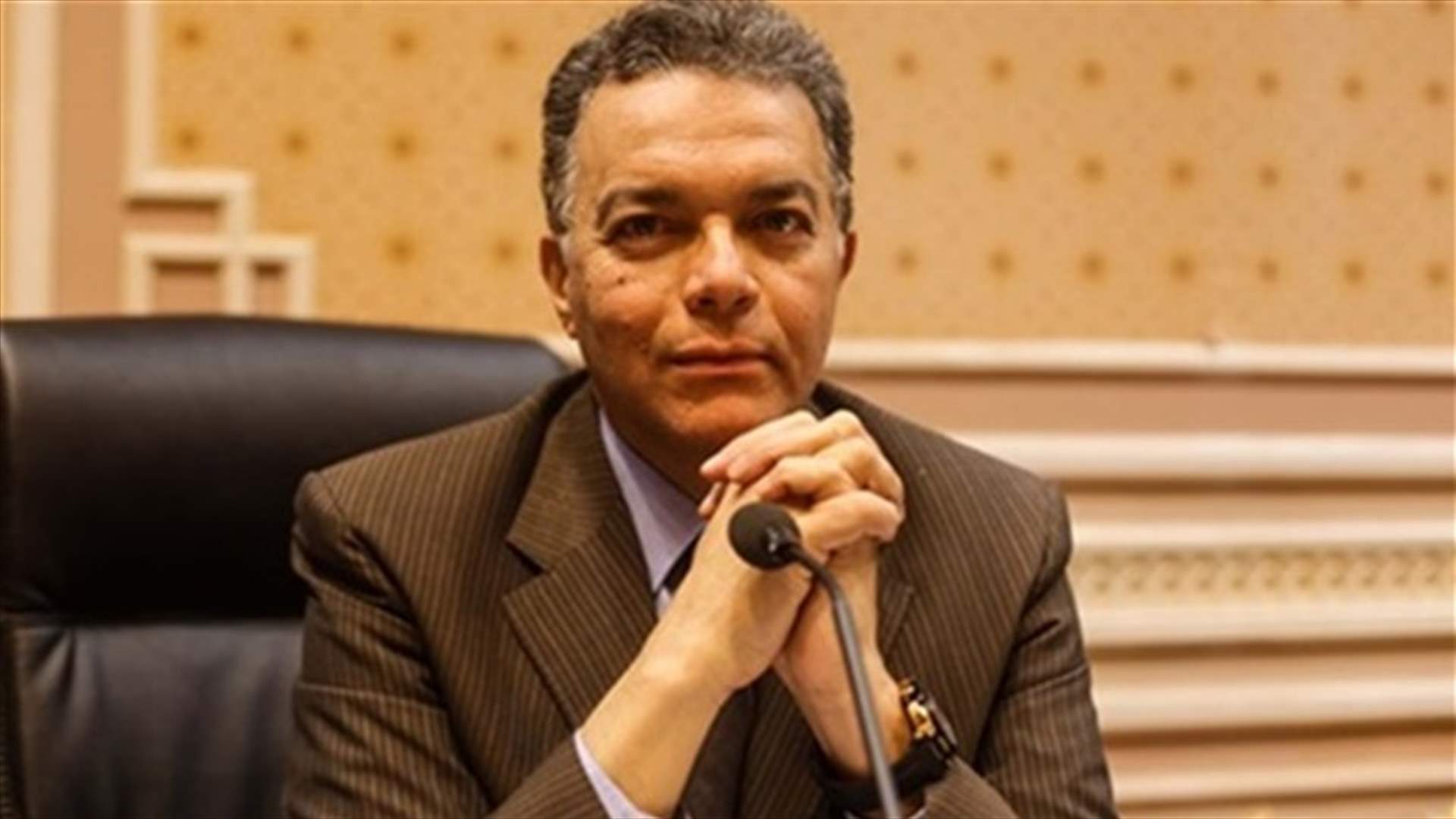 استقالة وزير النقل المصري بعد حادث محطة القطارات في القاهرة