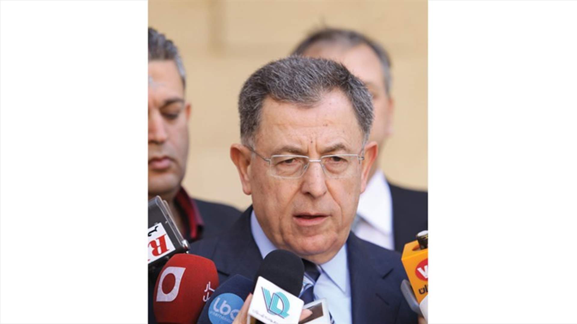 "الجمهورية" تنشر التقرير الذي أعدّه السنيورة وأبرز عناوينه...