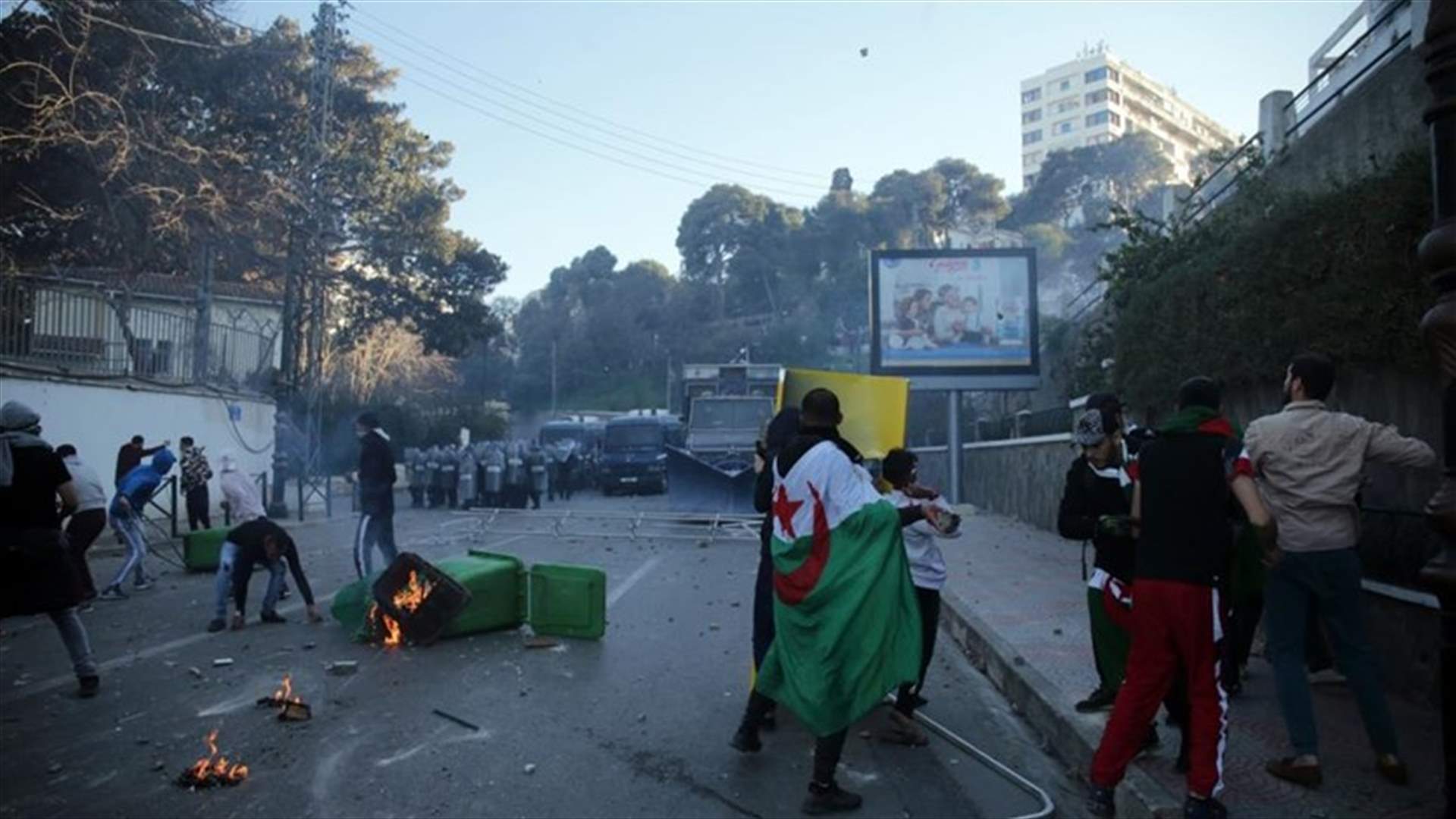 63 جريحا بينهم 56 شرطيا وتوقيف 45 شخصا إثر مظاهرة العاصمة الجزائرية
