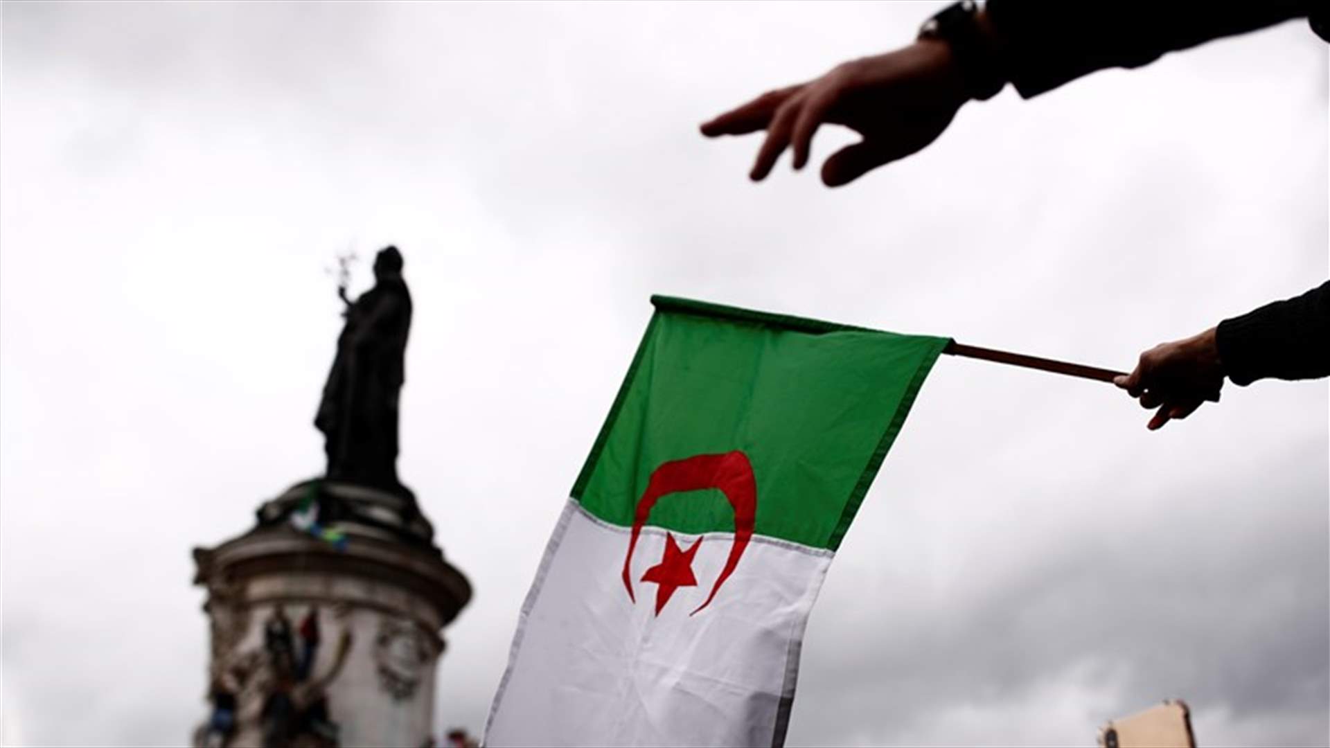 رئيس هيئة مراقبة الانتخابات بالجزائر: على مرشحي الرئاسة تقديم أوراق الترشح شخصيا