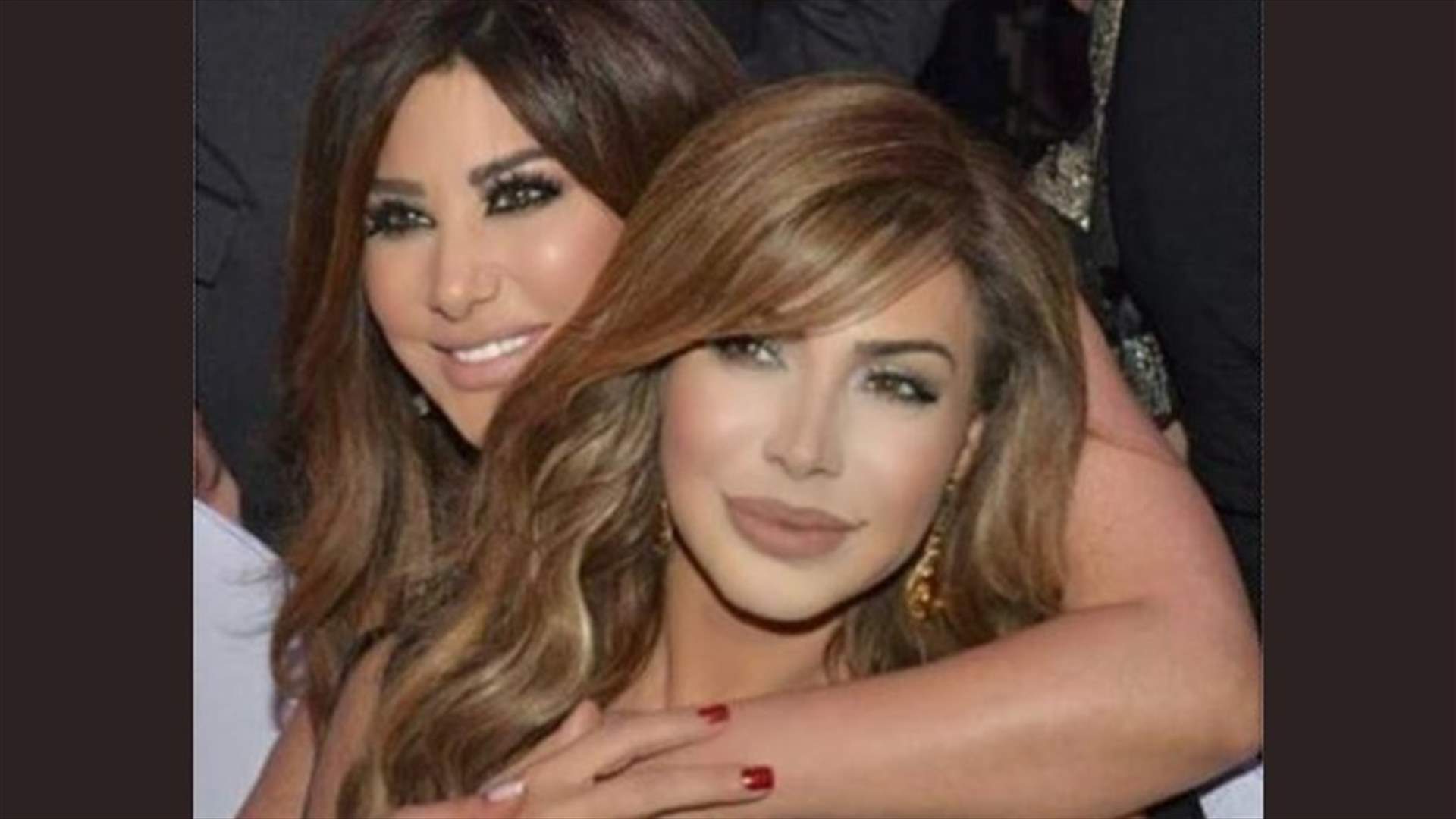 نوال الزغبي تغازل نجوى كرم على طريقتها خلال حفل إطلاق ألبومها الجديد (صور وفيديو)