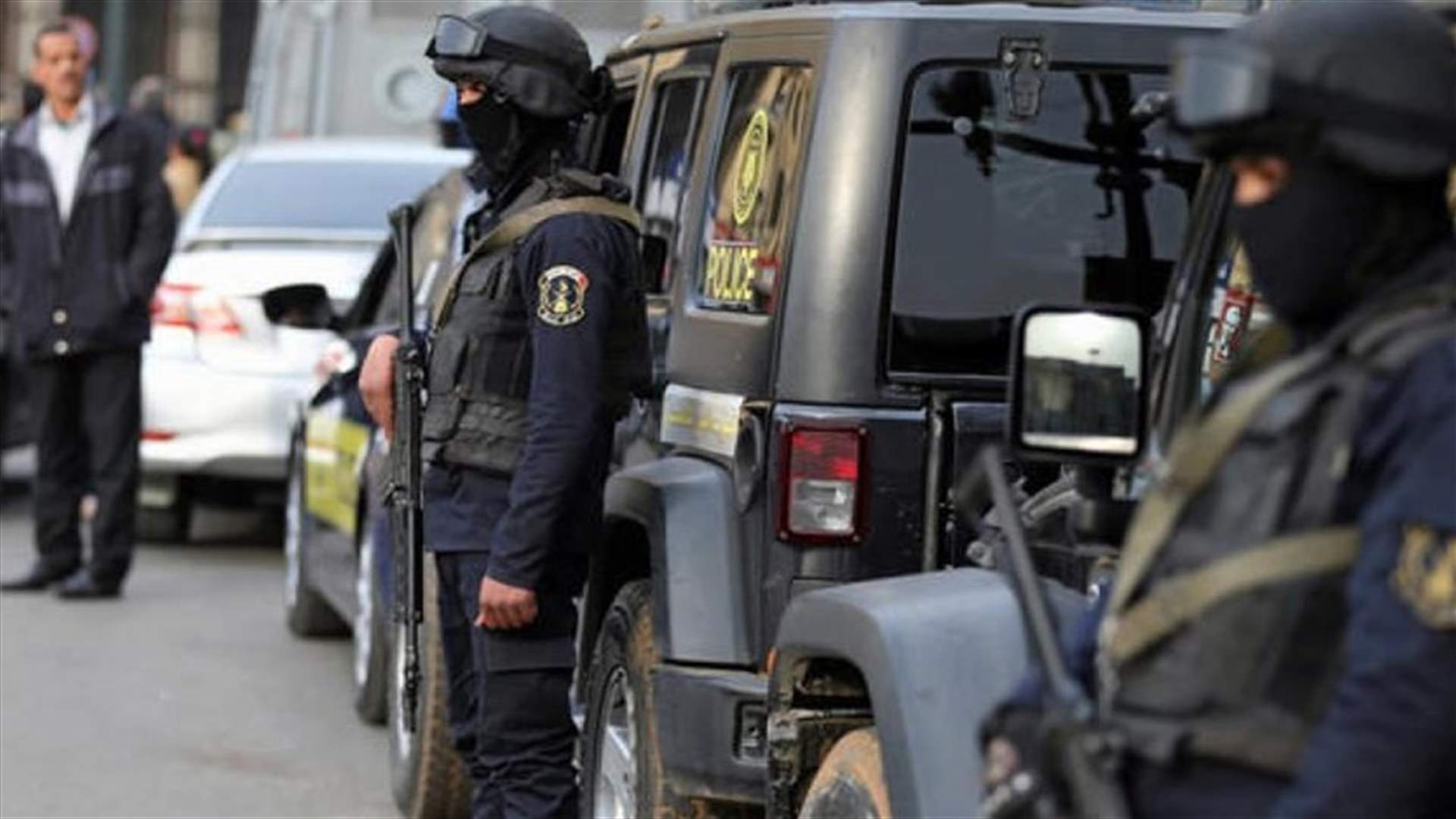 إصابة شرطي وقتلى بتبادل لاطلاق النار قرب القاهرة