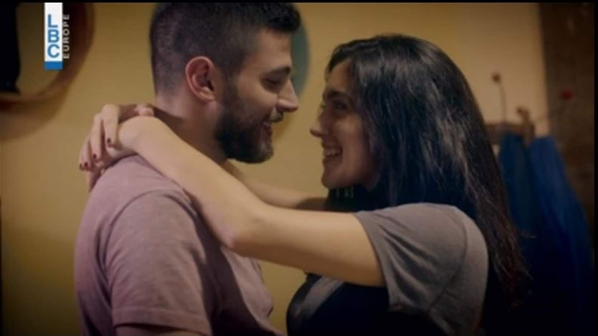 لقطة رومنسية بين لارا وداني في ثواني... وهكذا علّق نيكولا مزهر وستيفاني عطالله