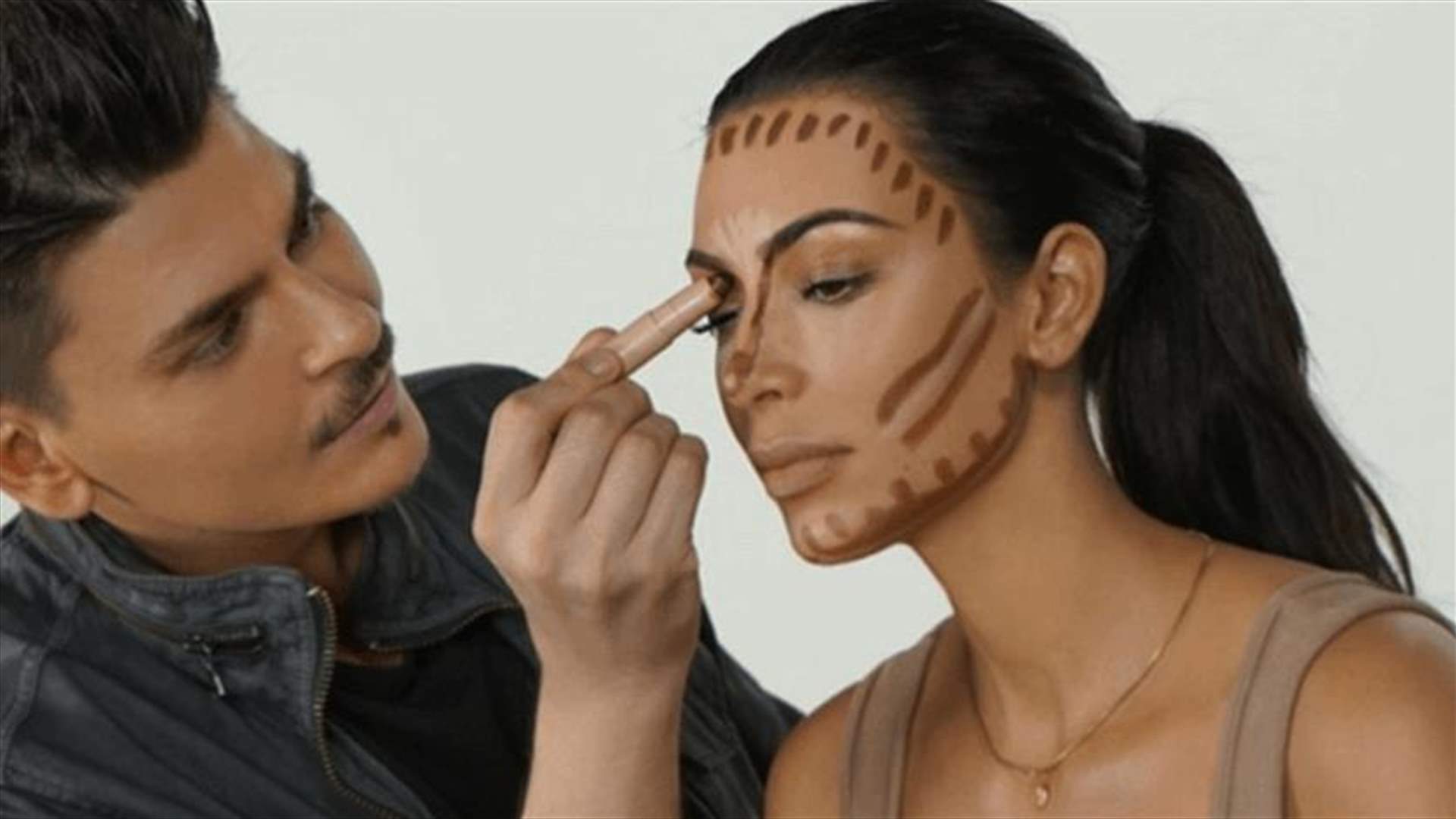 خبير التجميل الخاص بكيم كارديشيان يكشف عن صيحة الـ Micro-Concealing الجديدة