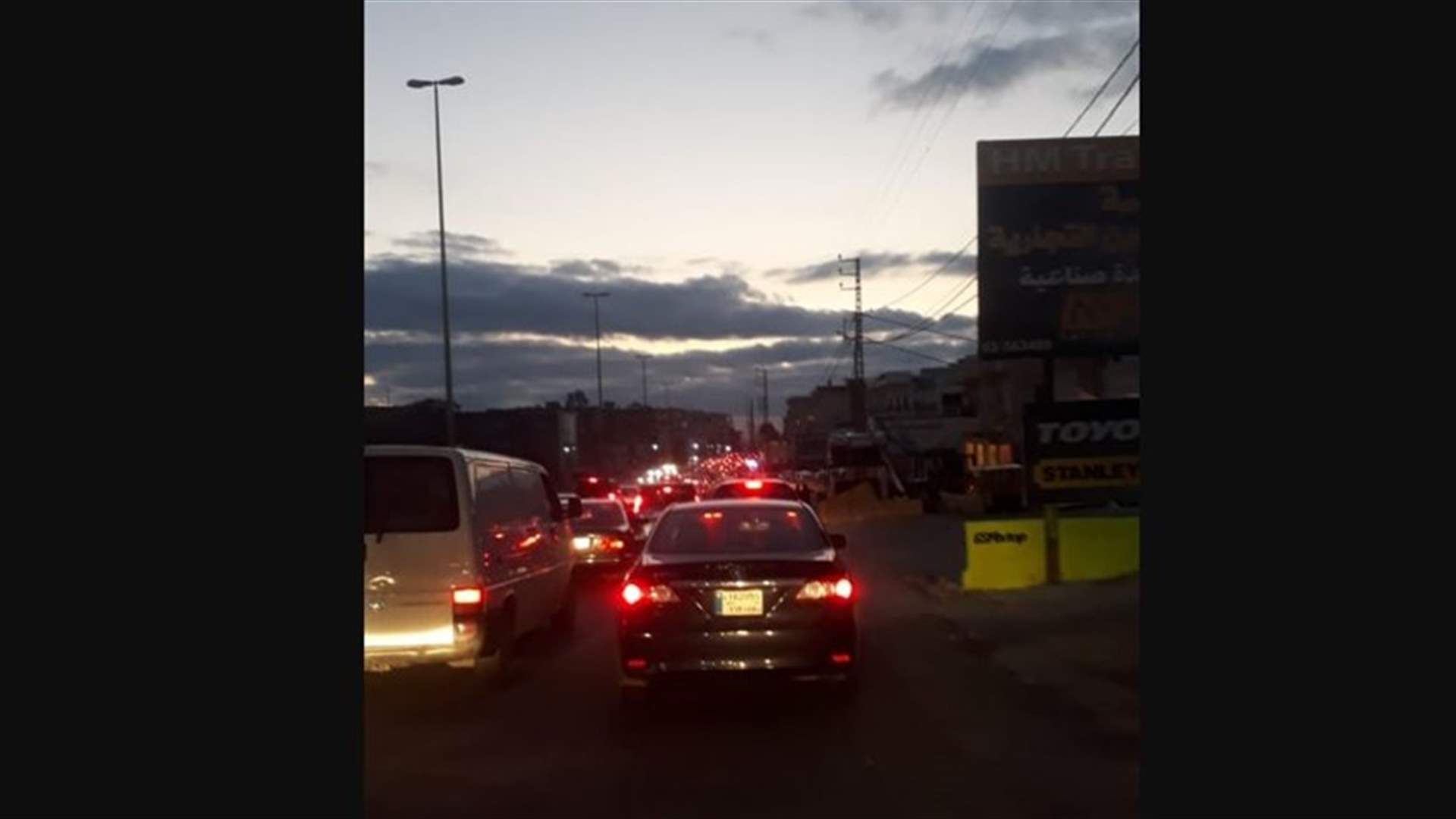حادث سير على طريق دير الزهراني - زفتا... وسقوط 4 جرحى