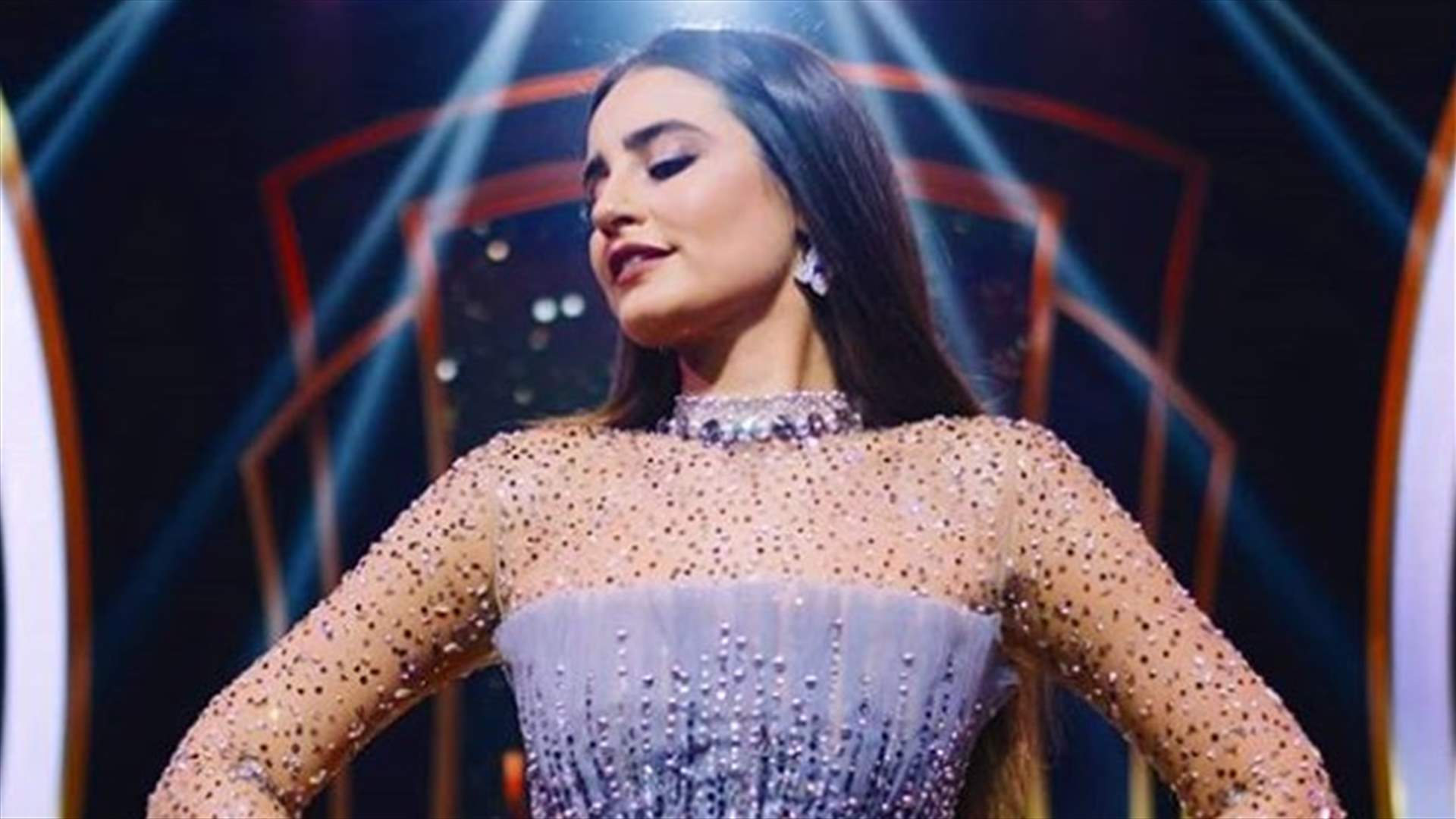 إيميه صياح تقبّل زوجها في رحلة خاطفة على الثلج (صورة)