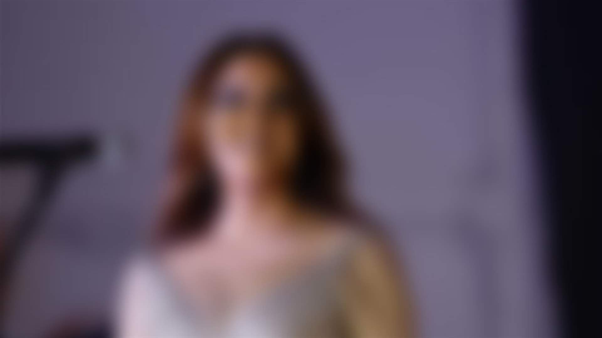 صوت نجمة عربية في خطر.. الأطباء حذّروها من ضرر دائم