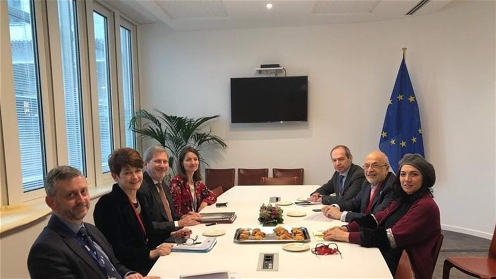 هذا ما بحثه شهيب مع المفوض الأوروبي لشؤون الجوار في بروكسل...