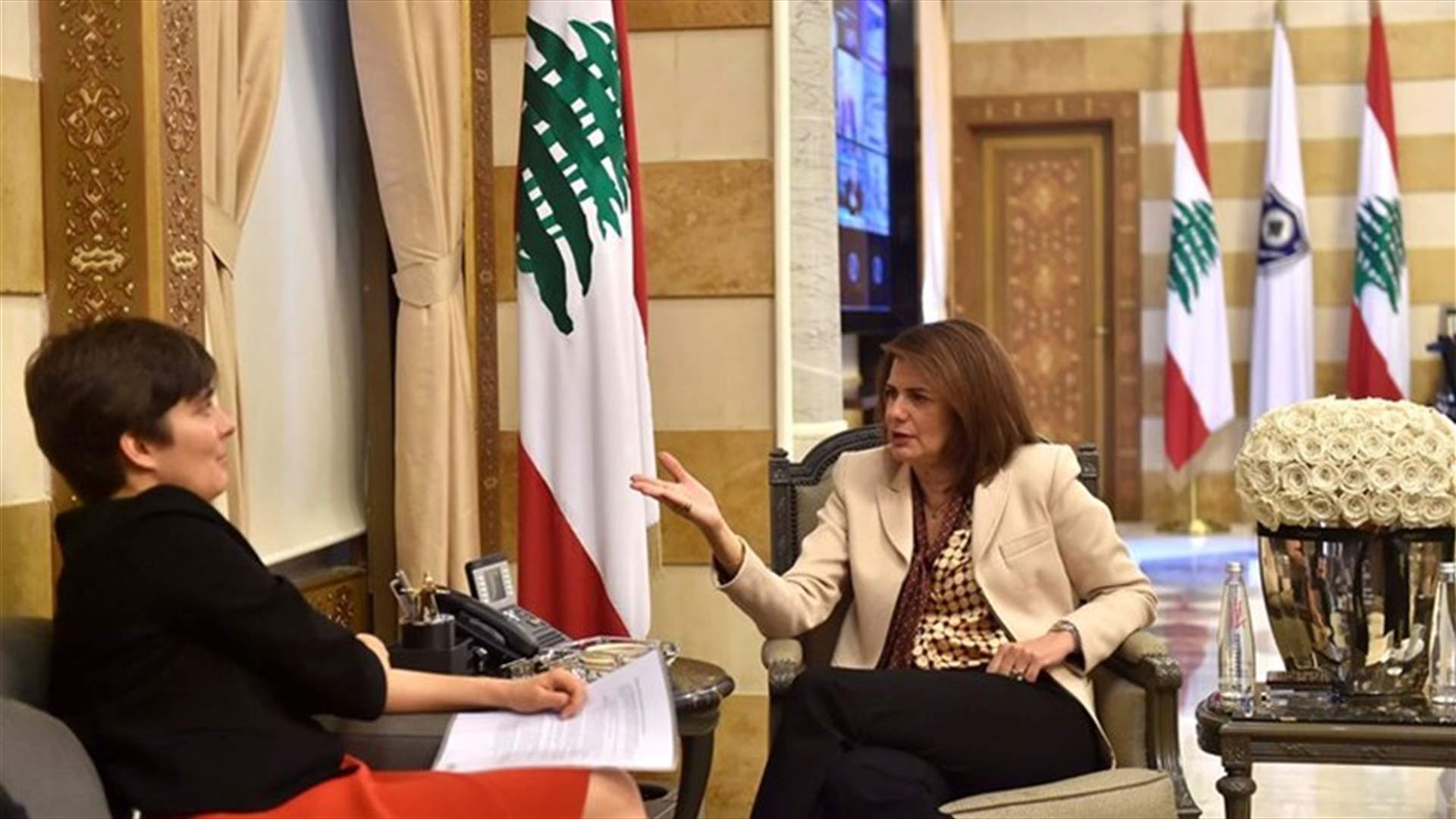 الحسن التقت أفيوني وسفيرة كندا