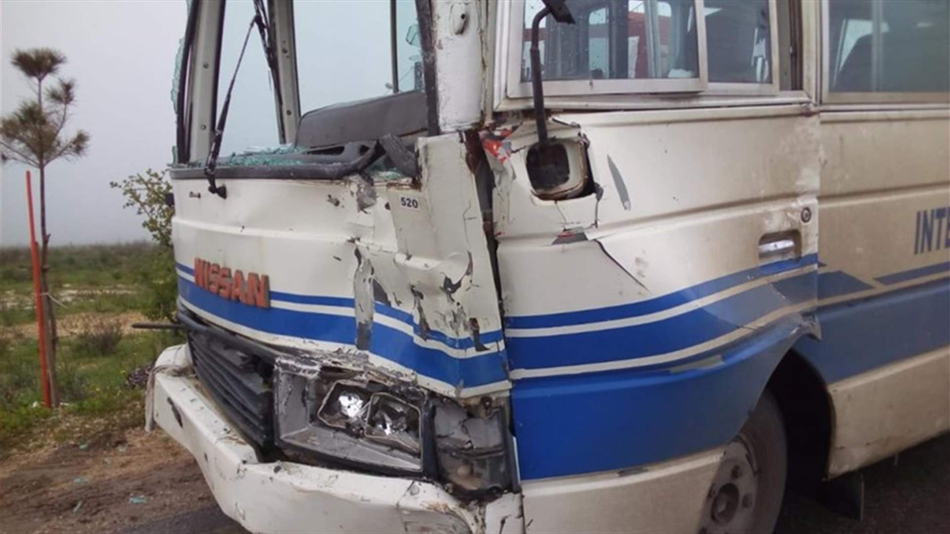جرح طالبين في حادث سير على طريق عام حولا