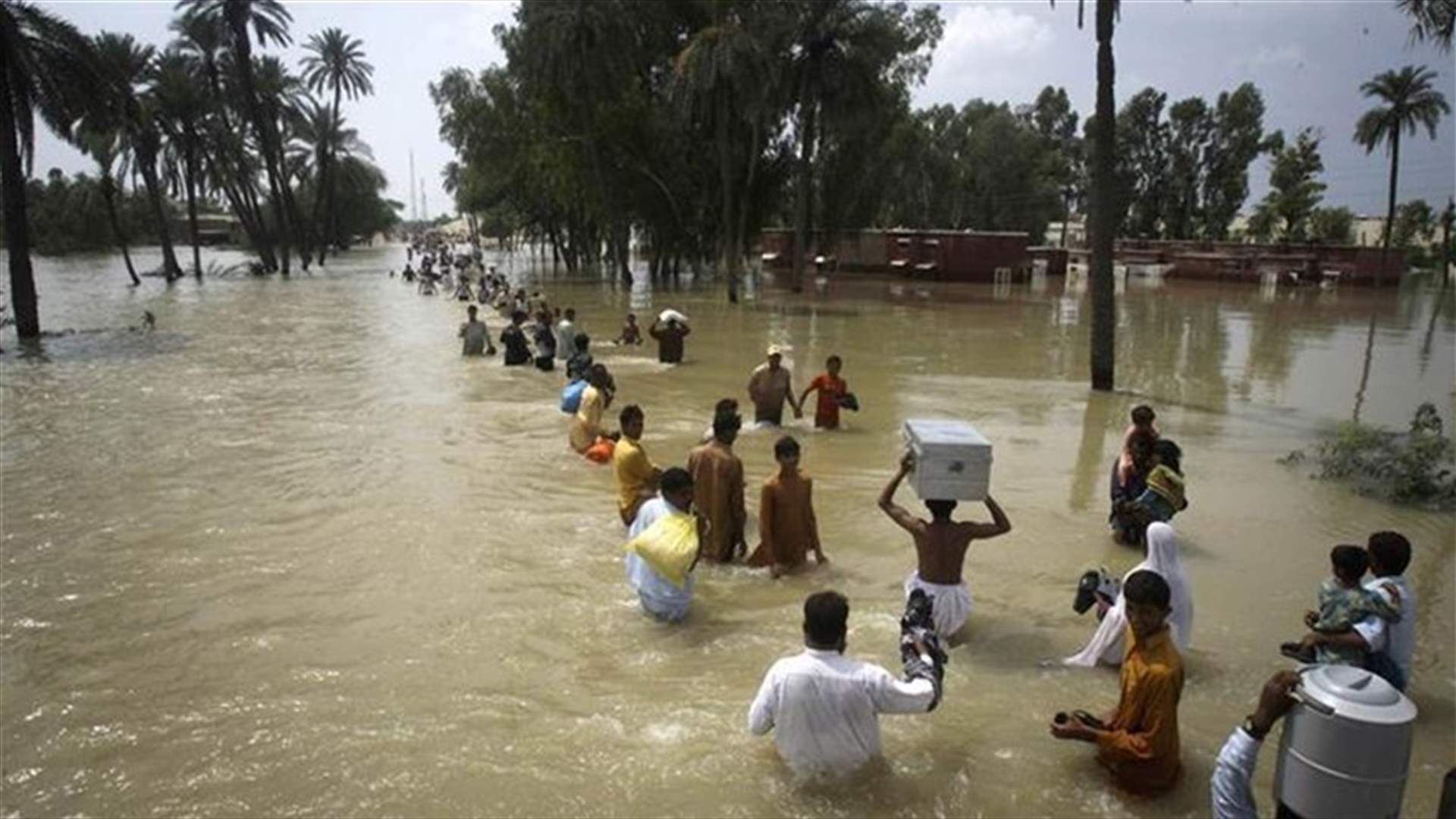 ارتفاع محصلة ضحايا فيضانات اندونيسيا