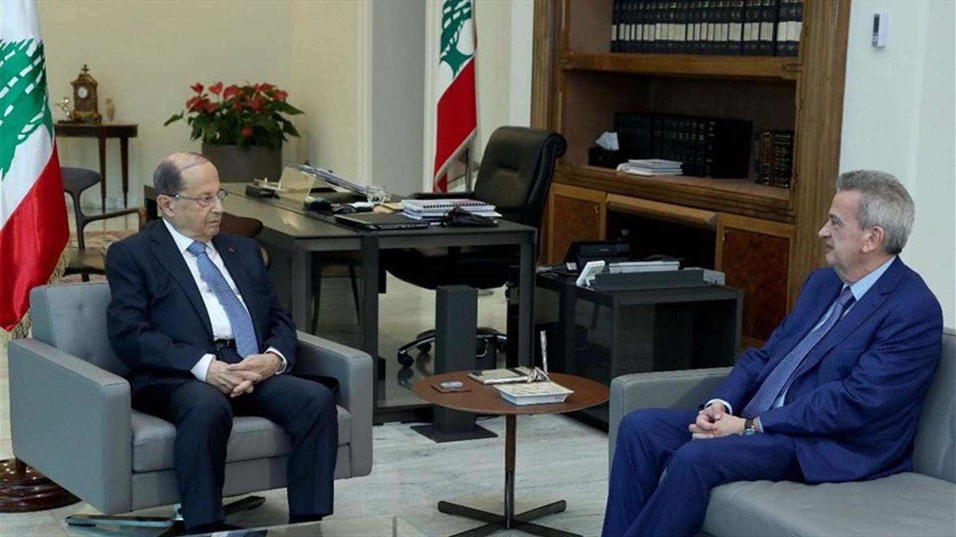 President Aoun meets with Governor Salameh, discusses monetary situation