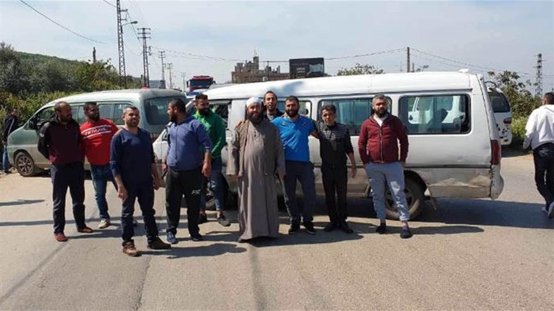 اعتصام لسائقي حافلات الركاب العمومية في حلبا احتجاجا على محاضر الضبط