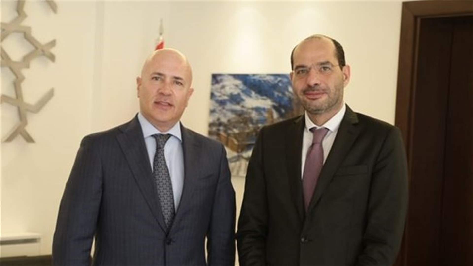 مراد استقبل السفيرين الأرجنتيني والهنغاري...
