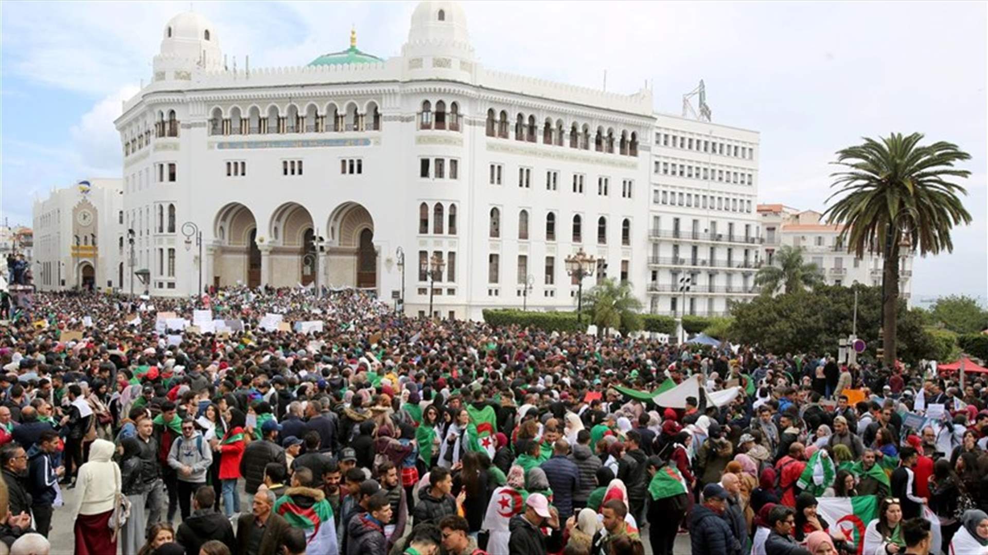 Thousands of Algerians rally to demand Bouteflika quit