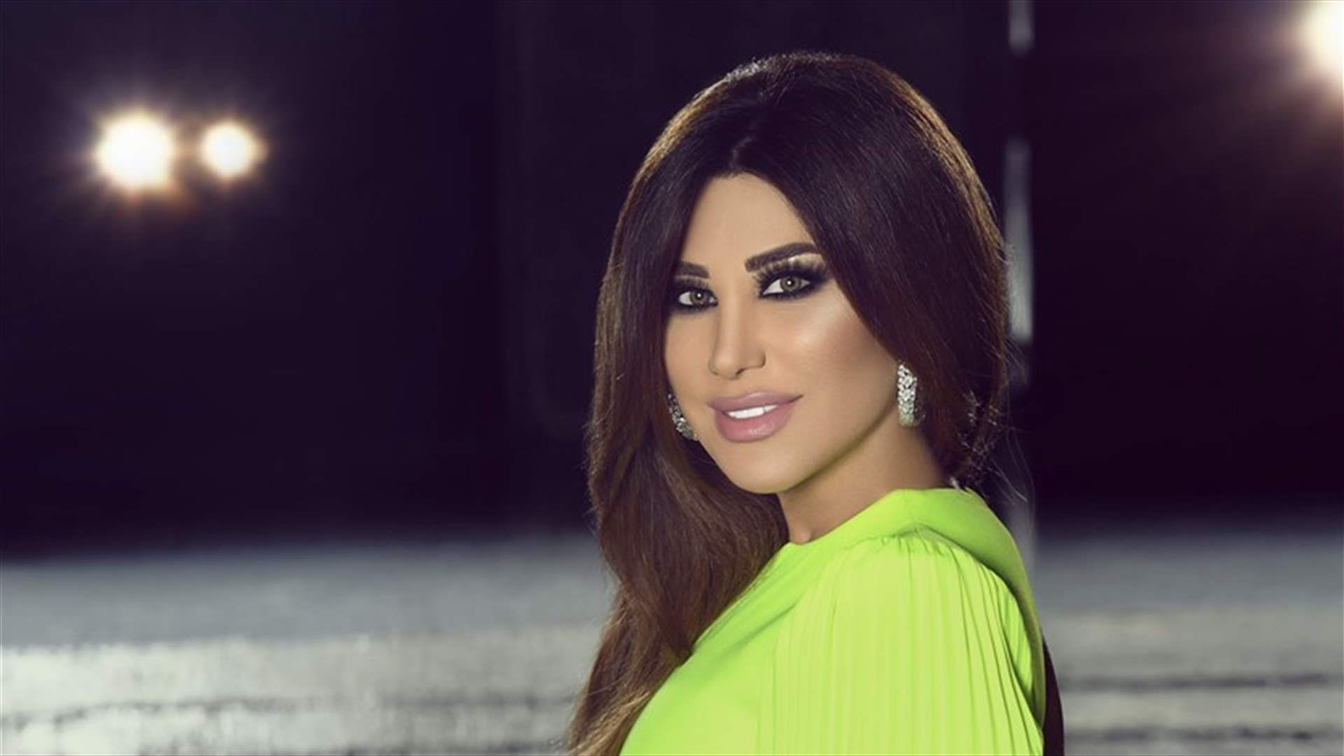 نجوى كرم تخطف الأنظار بفستانها البرتقالي في Arabs Got Talent... إليكم سعره (صور)