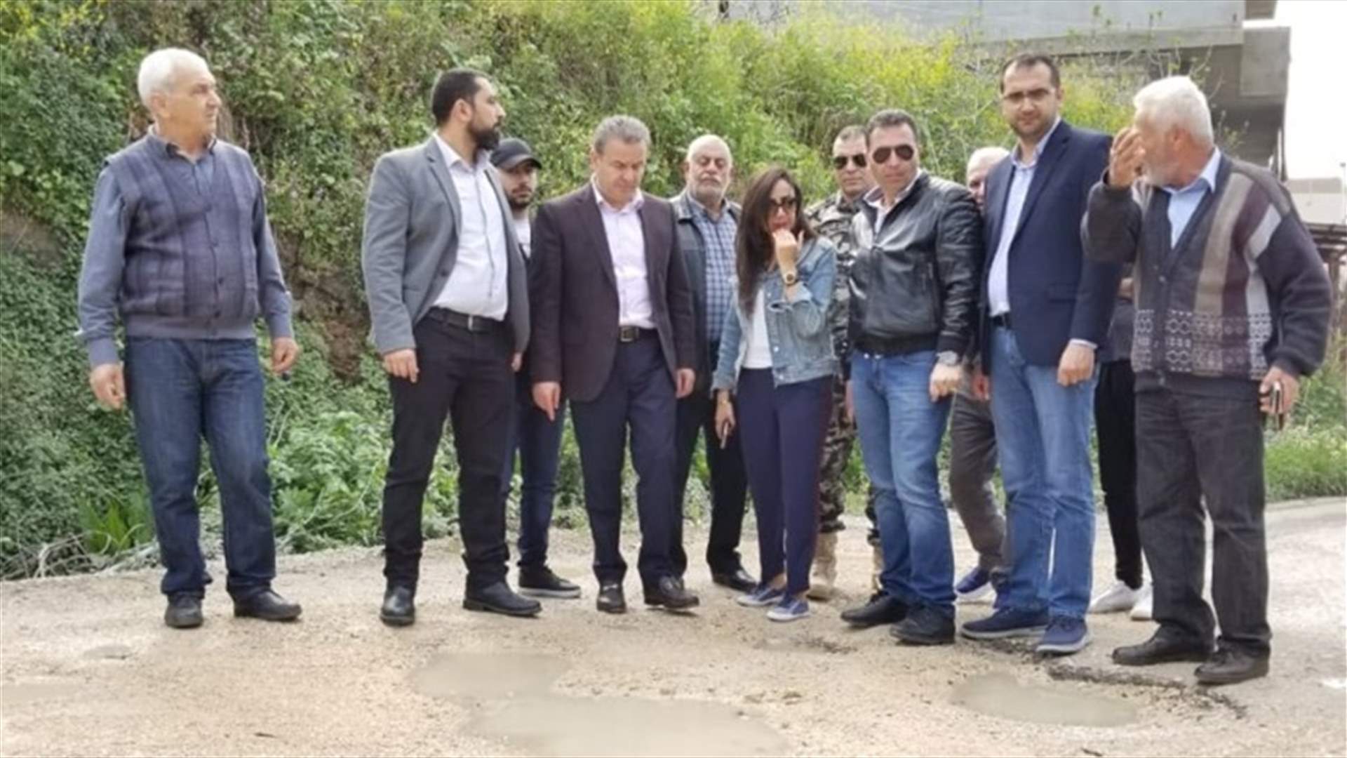 درغام يتعهد بصيانة طريق عام منجز شدرا على نفقته