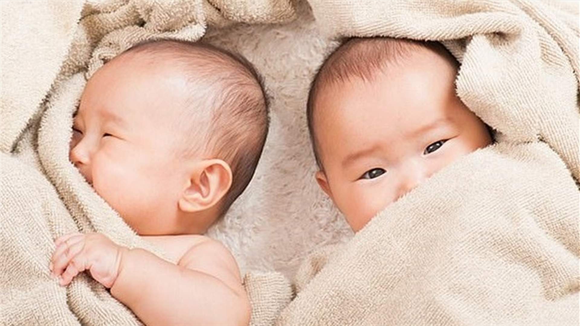 خانت زوجها... فأنجبت توأماً من والدين مختلفين!