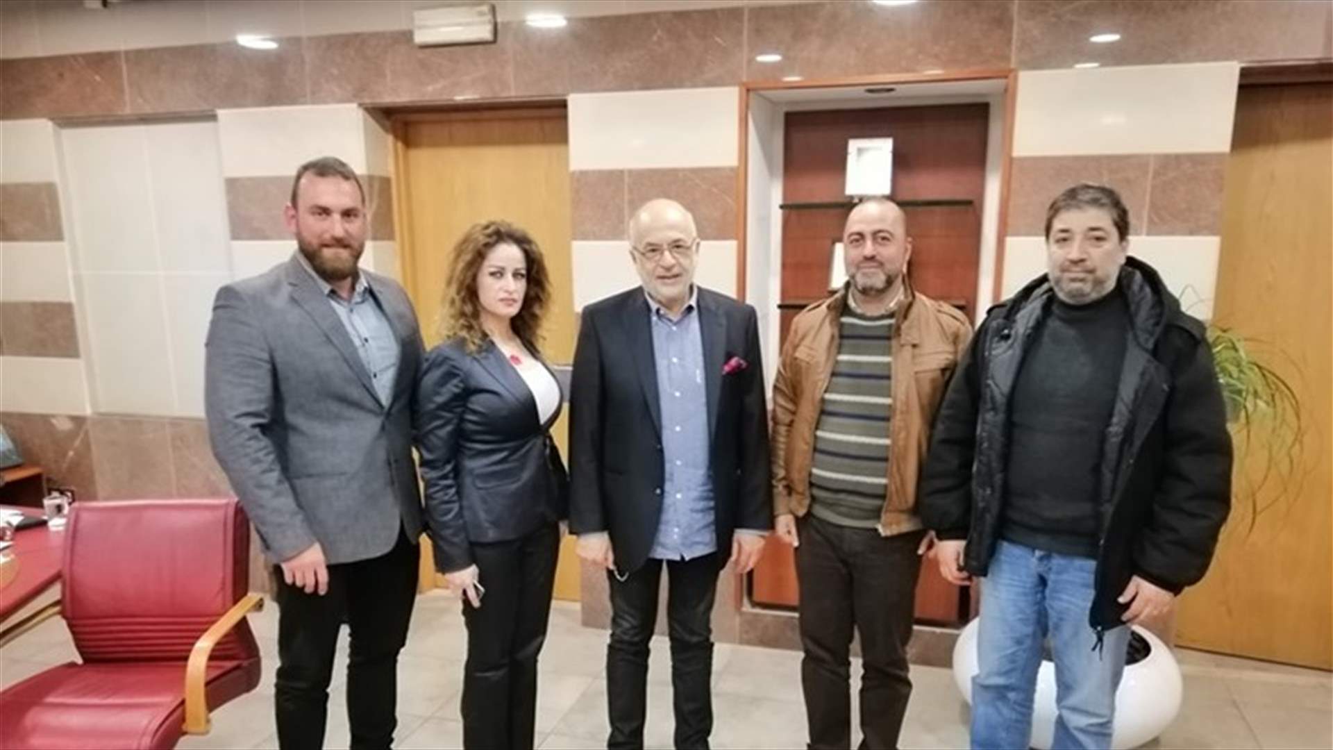 شهيب اطلع على مطالب الاساتذة المستعان بهم ومتعاقدي المواد الإجرائية في الثانويات
