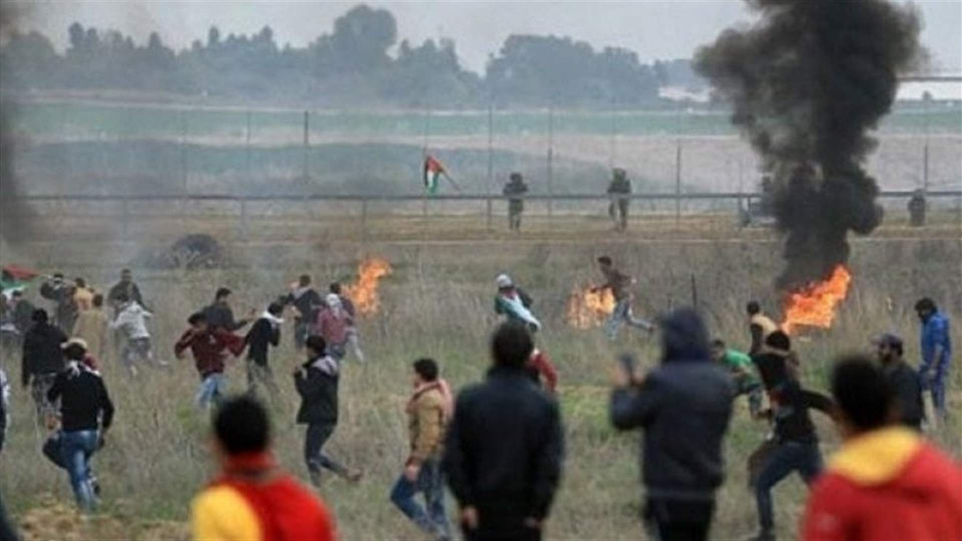 Israeli fire kills Palestinian on Gaza border, troops mass ahead of protests