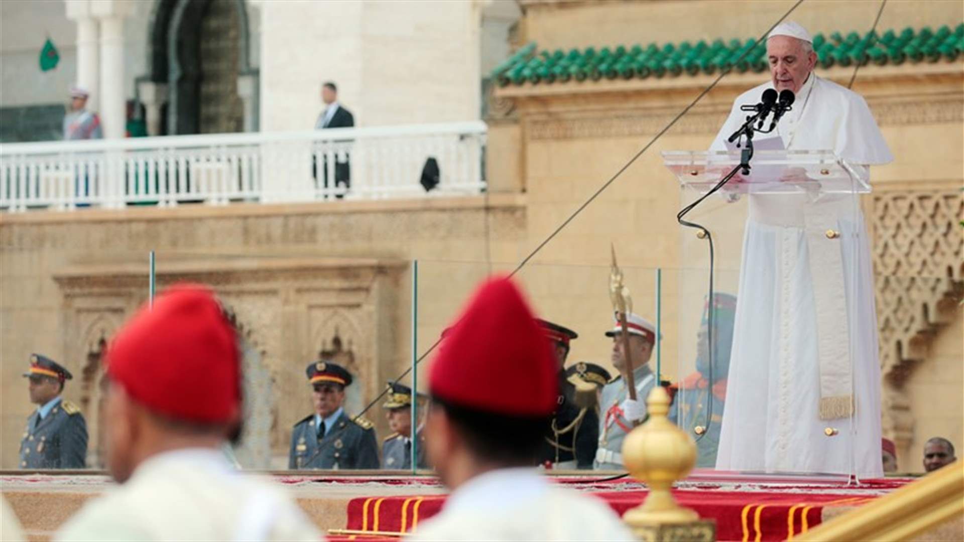 البابا يدعو من المغرب لمواجهة التعصب بتضامن المؤمنين