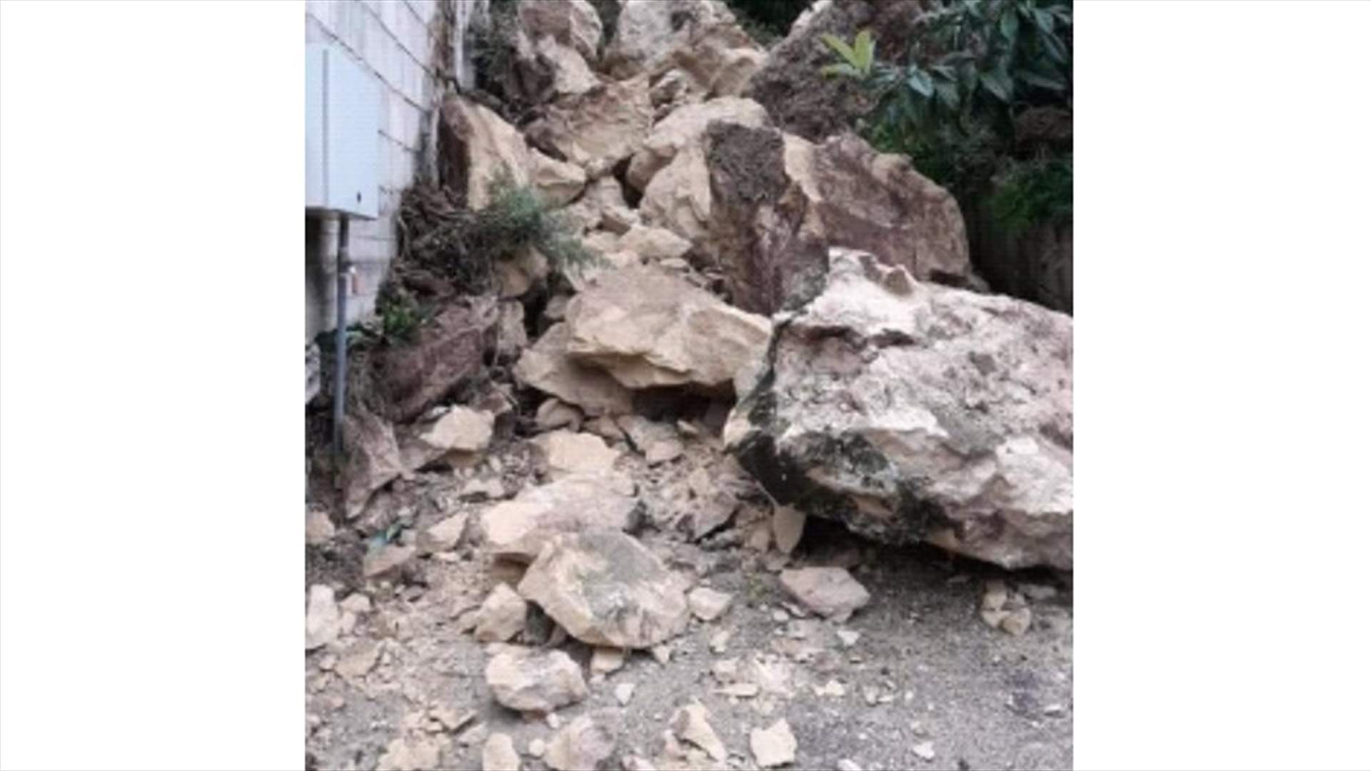 انهيار صخور من مغارة في قبة حلبا (صورة)
