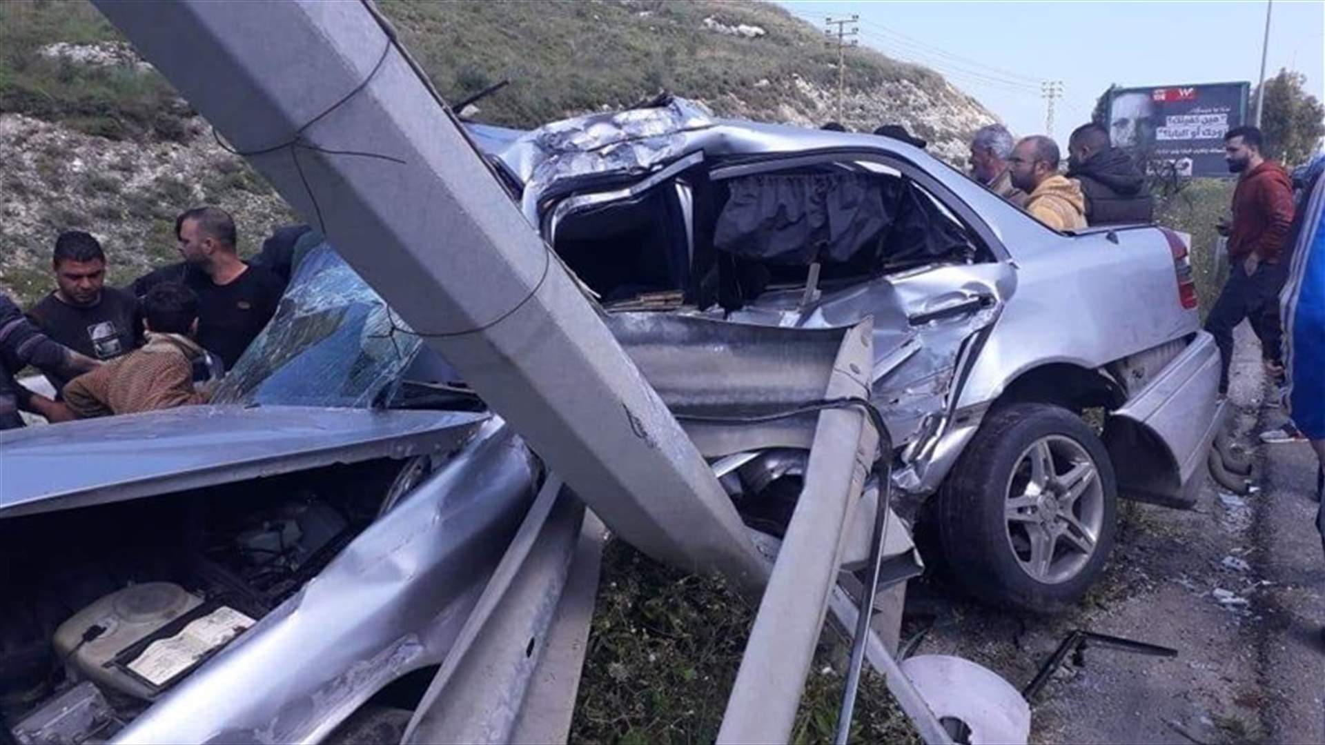 قتيلان وجريح بحادث سير مروع عند مفرق البيسارية (صوَر)