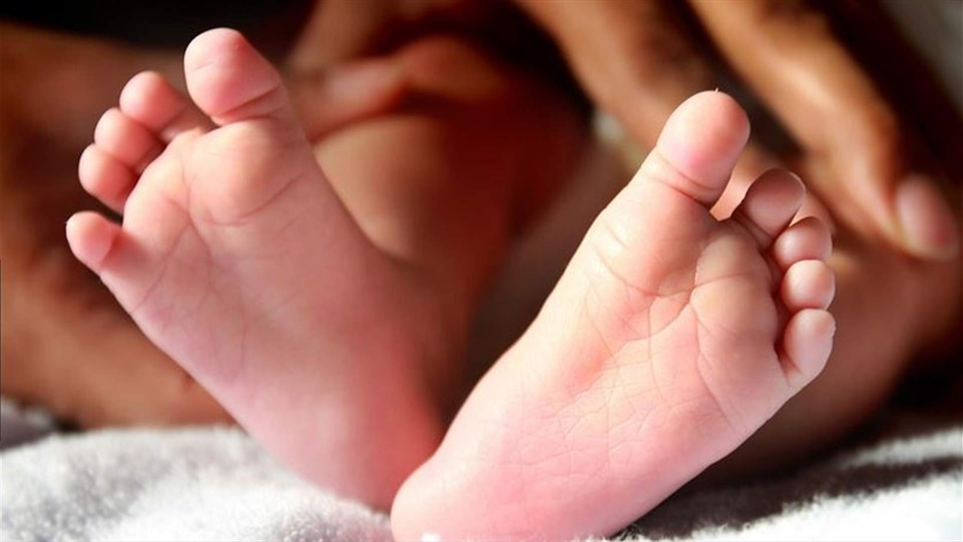 امرأة مصرية تلد طفلاً برأسين وقلب واحد