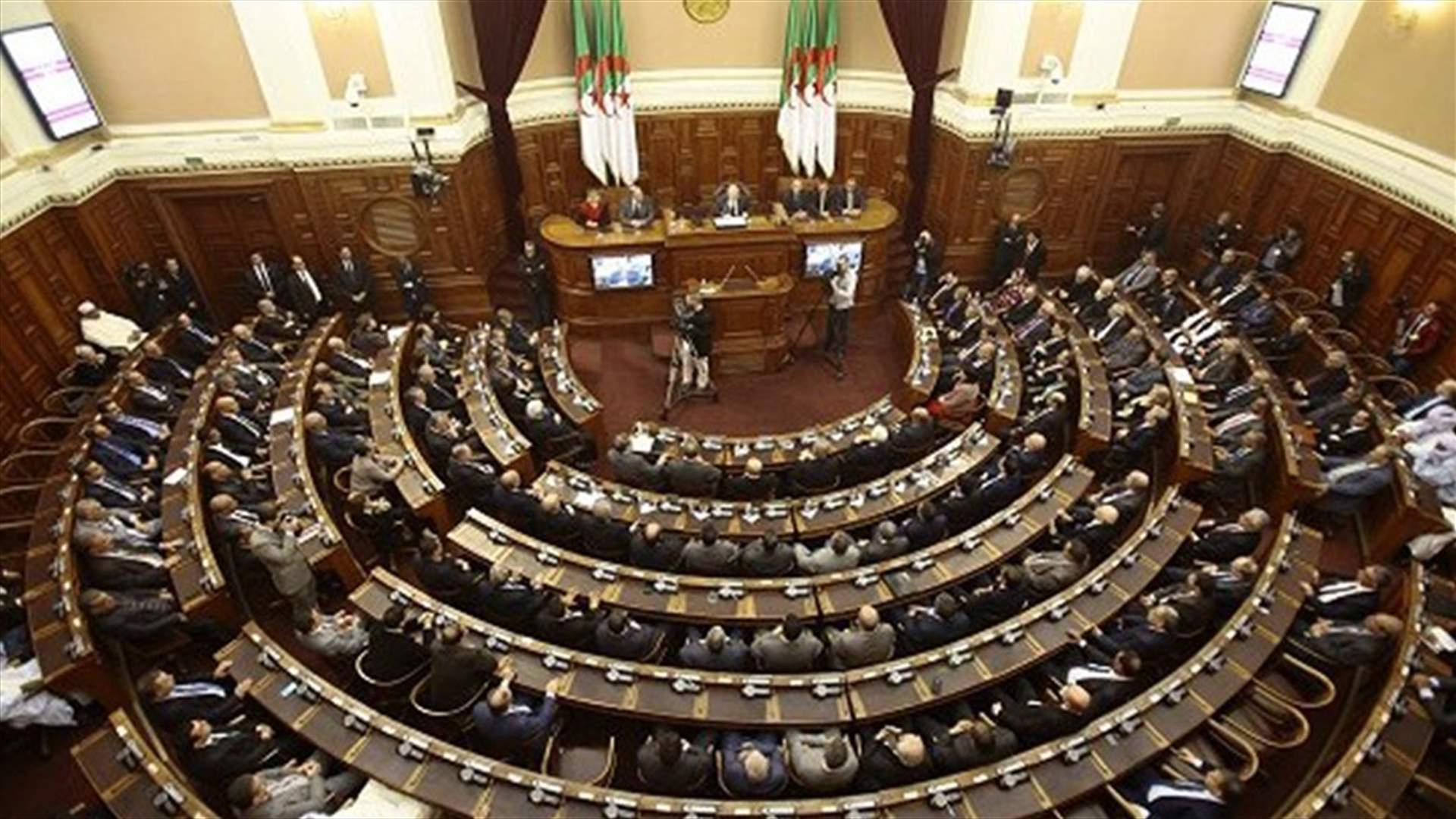 بعد استقالة بوتفليقة... البرلمان يستعد لانتخاب رئيس موقّت
