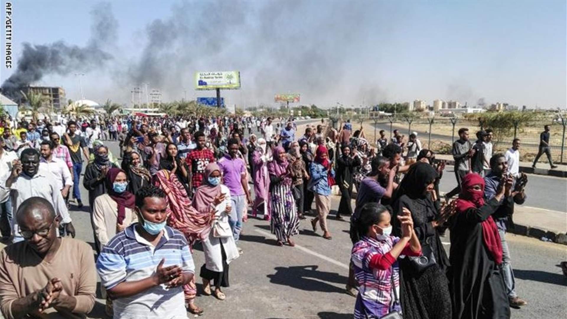 سماع دوي إطلاق نار كثيف خارج موقع احتجاجات بالعاصمة السودانية