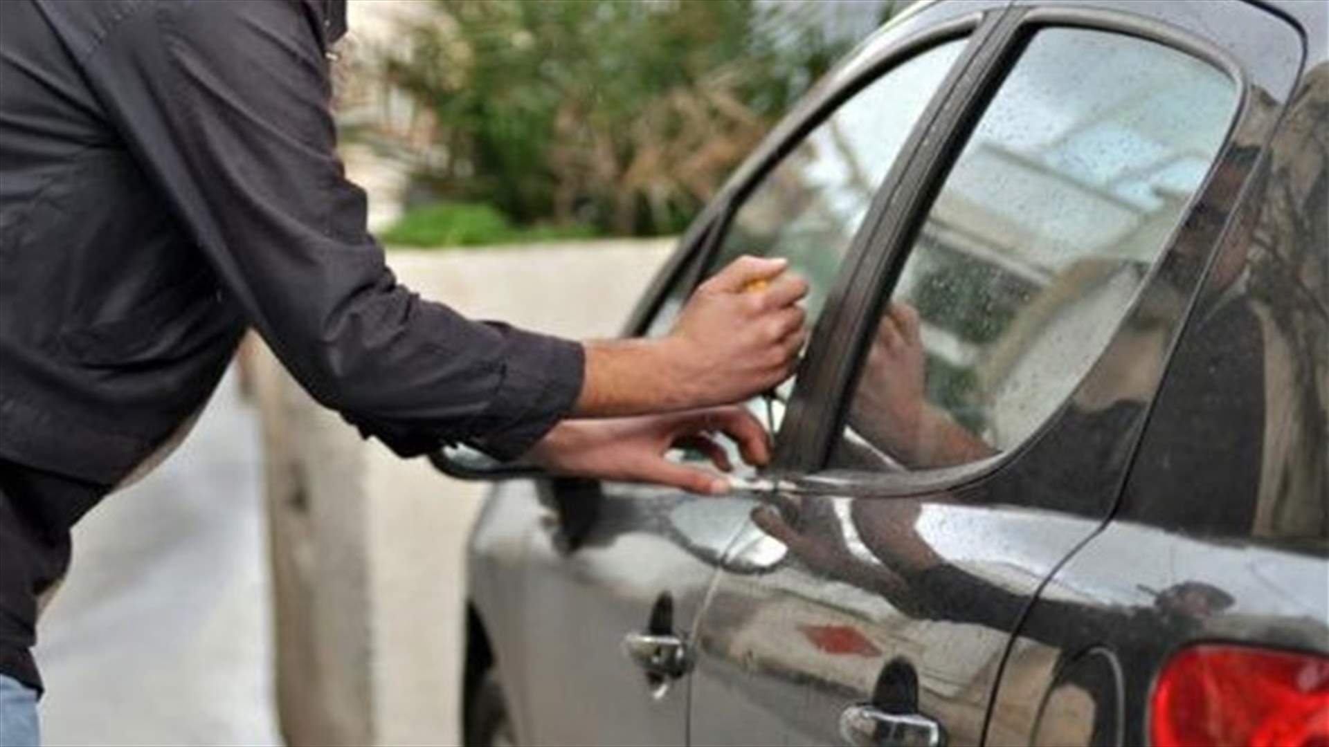 سرقة سيارة بالقرب من سوق المرج