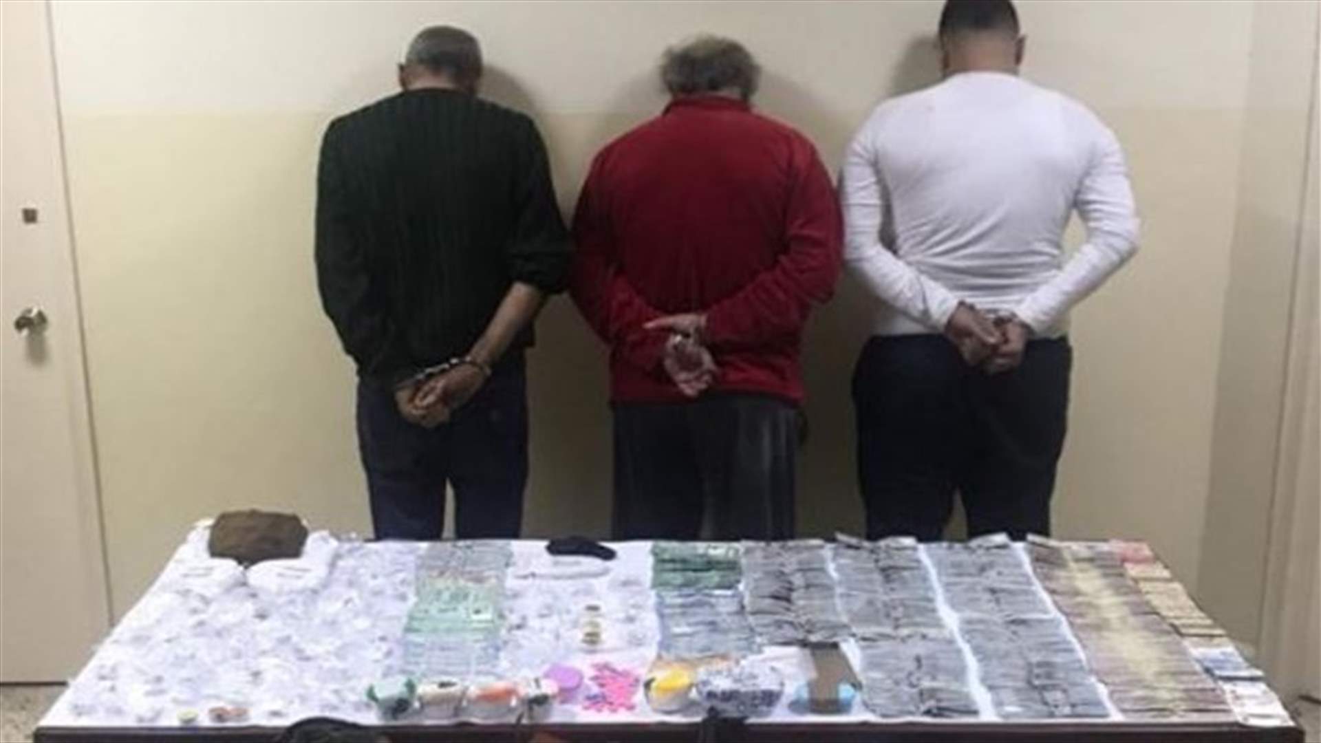 توقيف 3 من أخطر تجار المخدرات في بيروت...