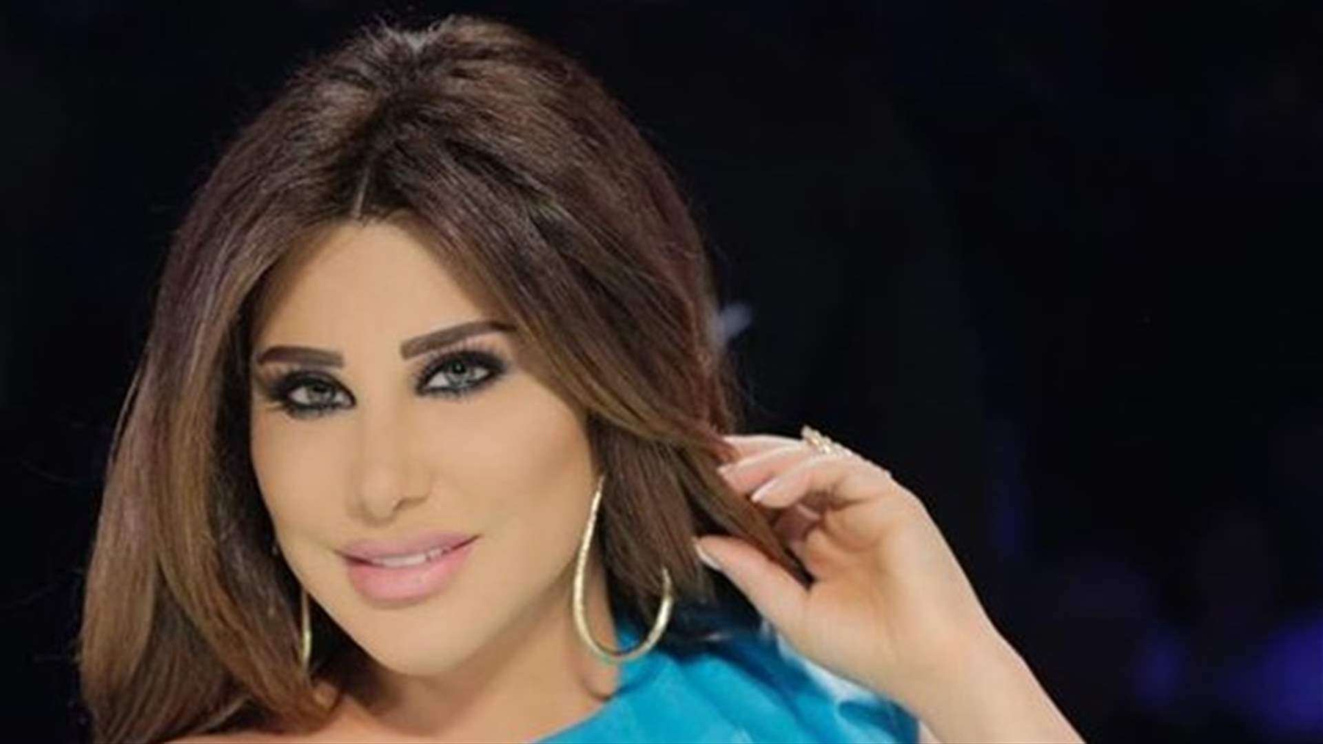 المواطنون يتجمهرون حول نجوى كرم في شارع الحمرا (صور)