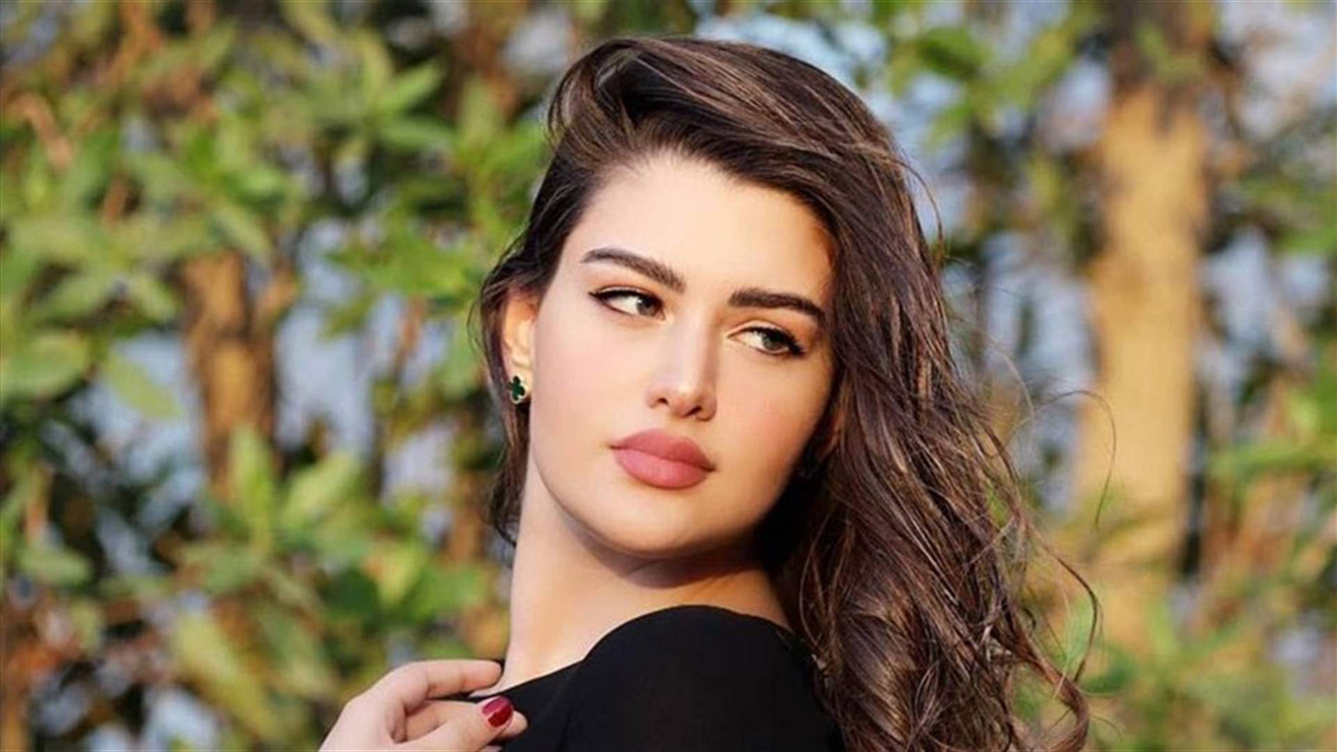 روان بن حسين تُثير الضجة بصورة نشرتها... هل خانها خطيبها من جديد؟