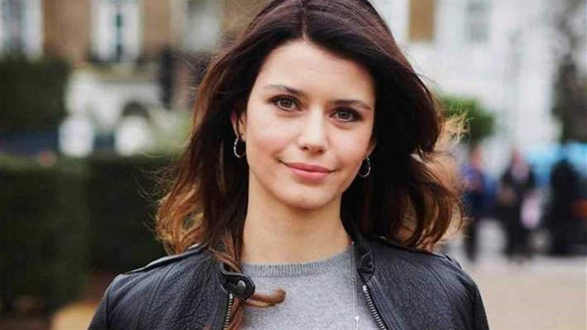 صورة لبيرين سات في طفولتها... هل تغيرت كثيراً؟