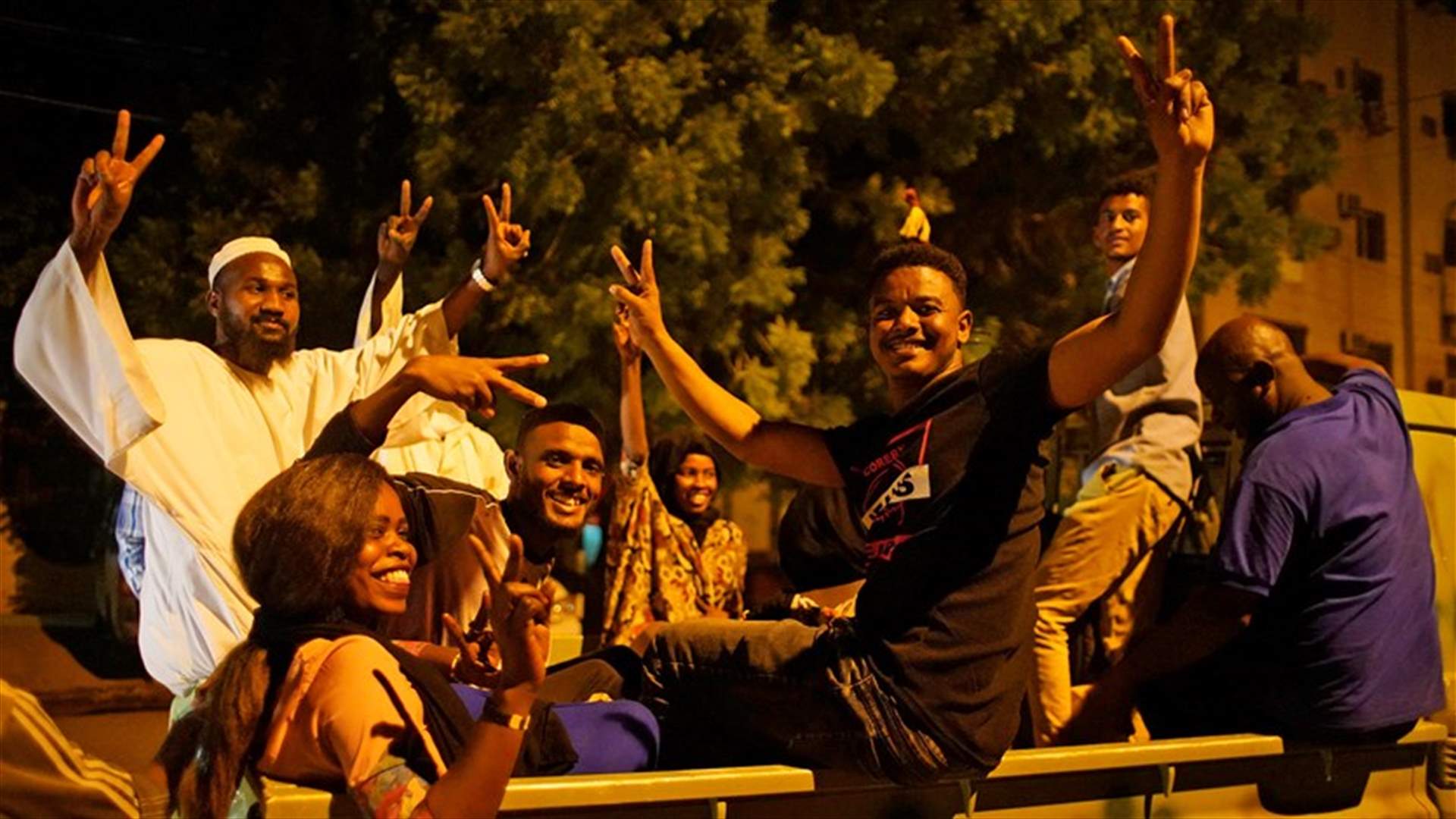رئيس المجلس العسكري في السودان: سيتم تشكيل حكومة مدنية بالتشاور مع القوى السياسية