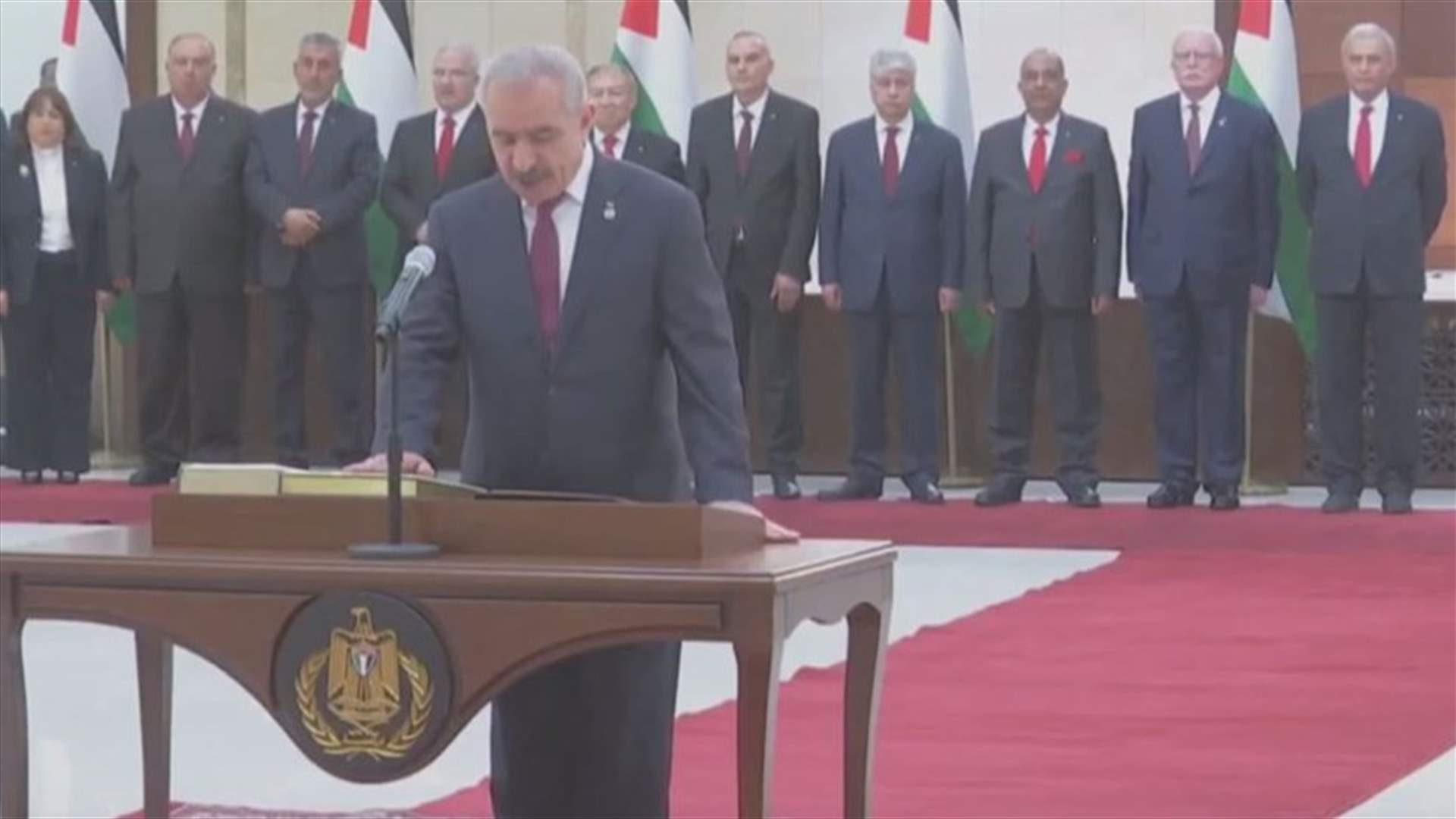 الموالون لعباس يهيمنون على الحكومة الفلسطينية الجديدة