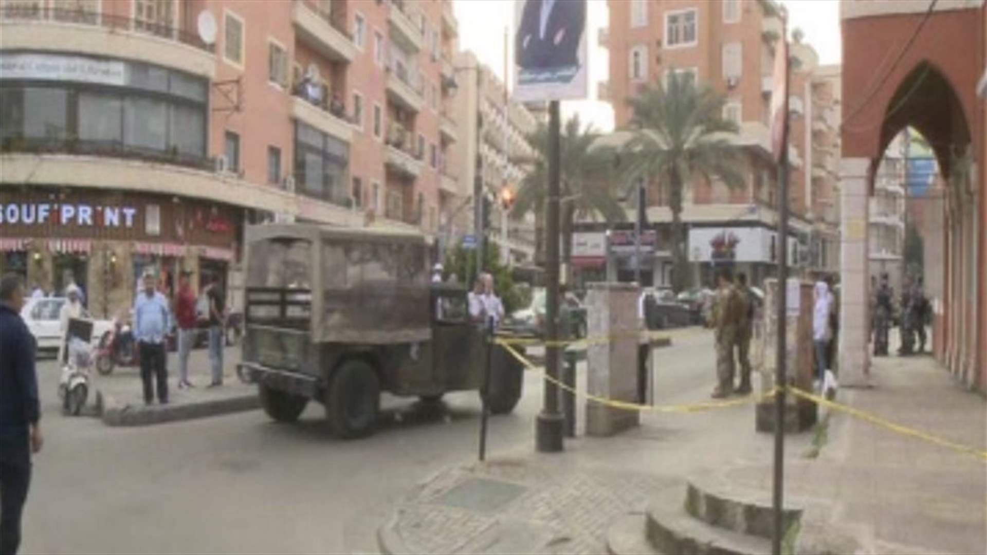 في طرابلس... لاذ بالفرار بعدما حاول القيادة عكس السير ومخالفة التدابير الأمنية