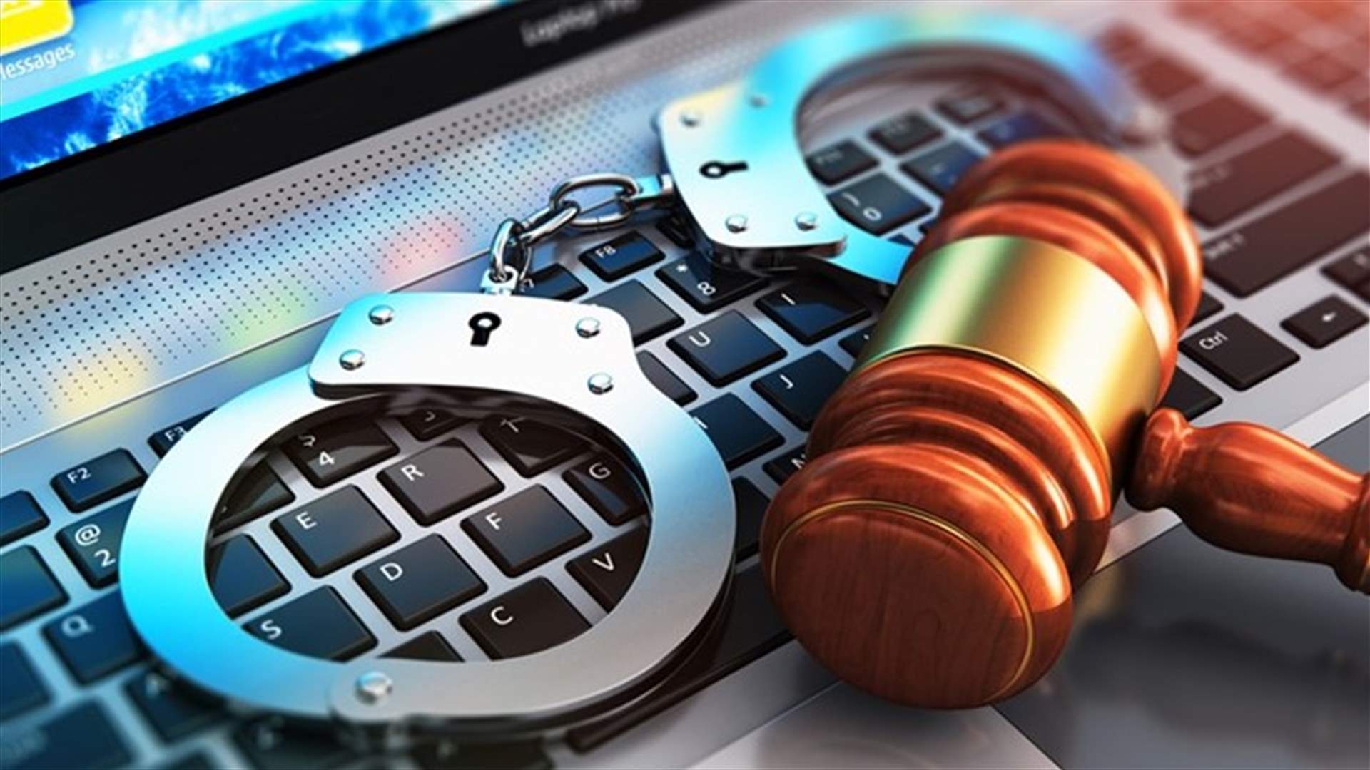 قاضى والديه بآلاف الدولارات... لأنهما تخلصا من "مجموعته الإباحية"