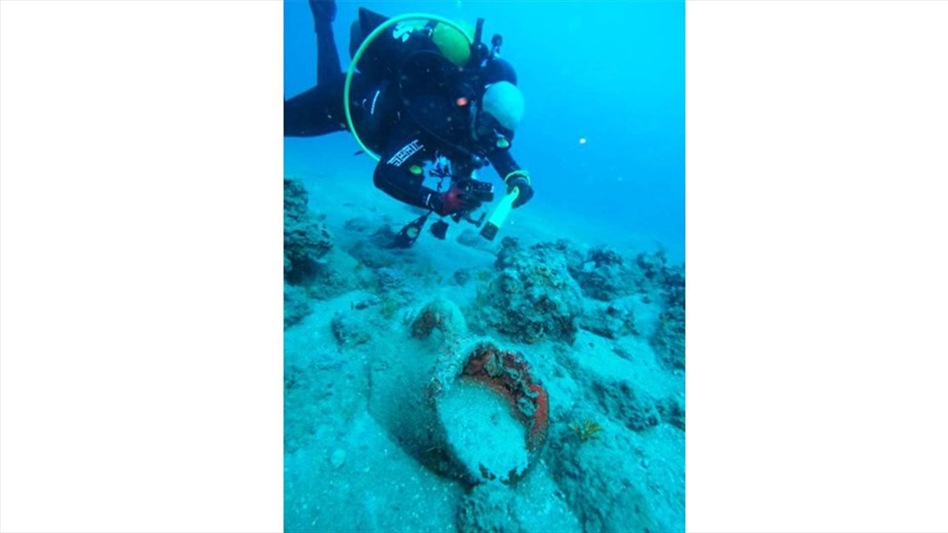 اكتشاف بقايا 11 سفينة من الحقبة اليونانية تحت سطح المياه جنوبي صور...