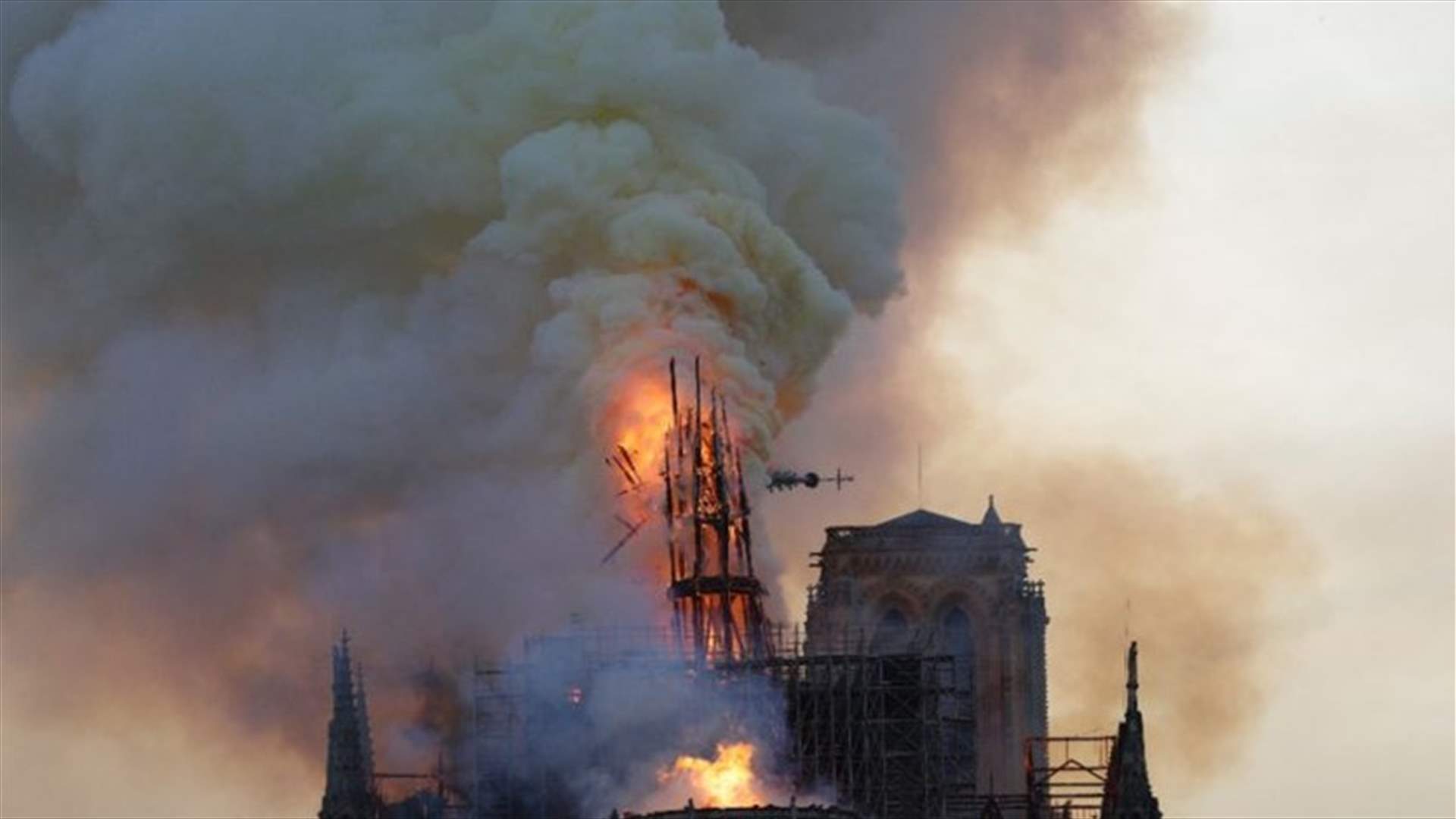 Queen Elizabeth says deeply saddened by Notre Dame blaze