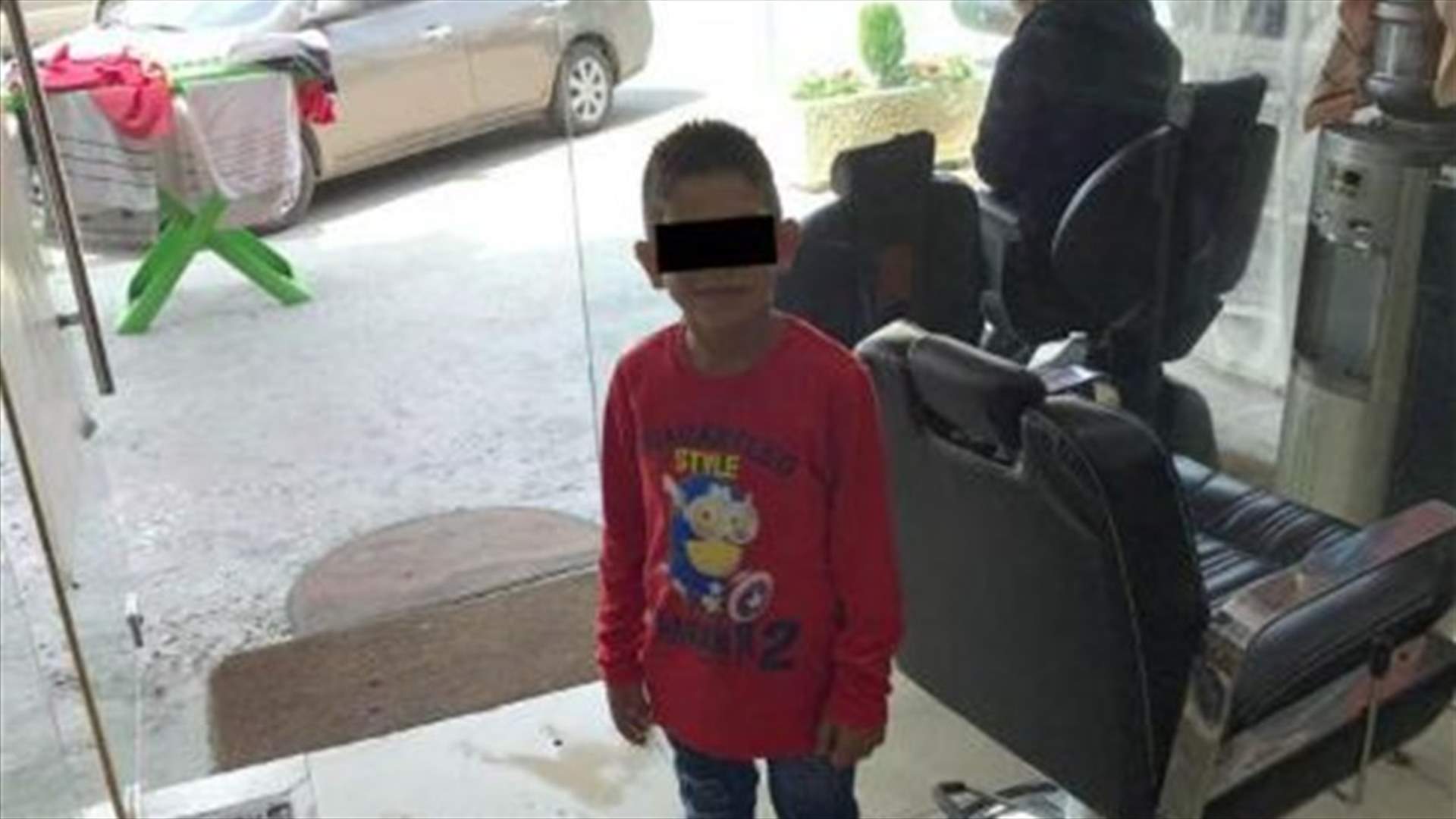 بعد أن أجبر ابن الـ9 سنوات على التسوّل... هذا ما قامت به قوى الأمن (صور وفيديو)