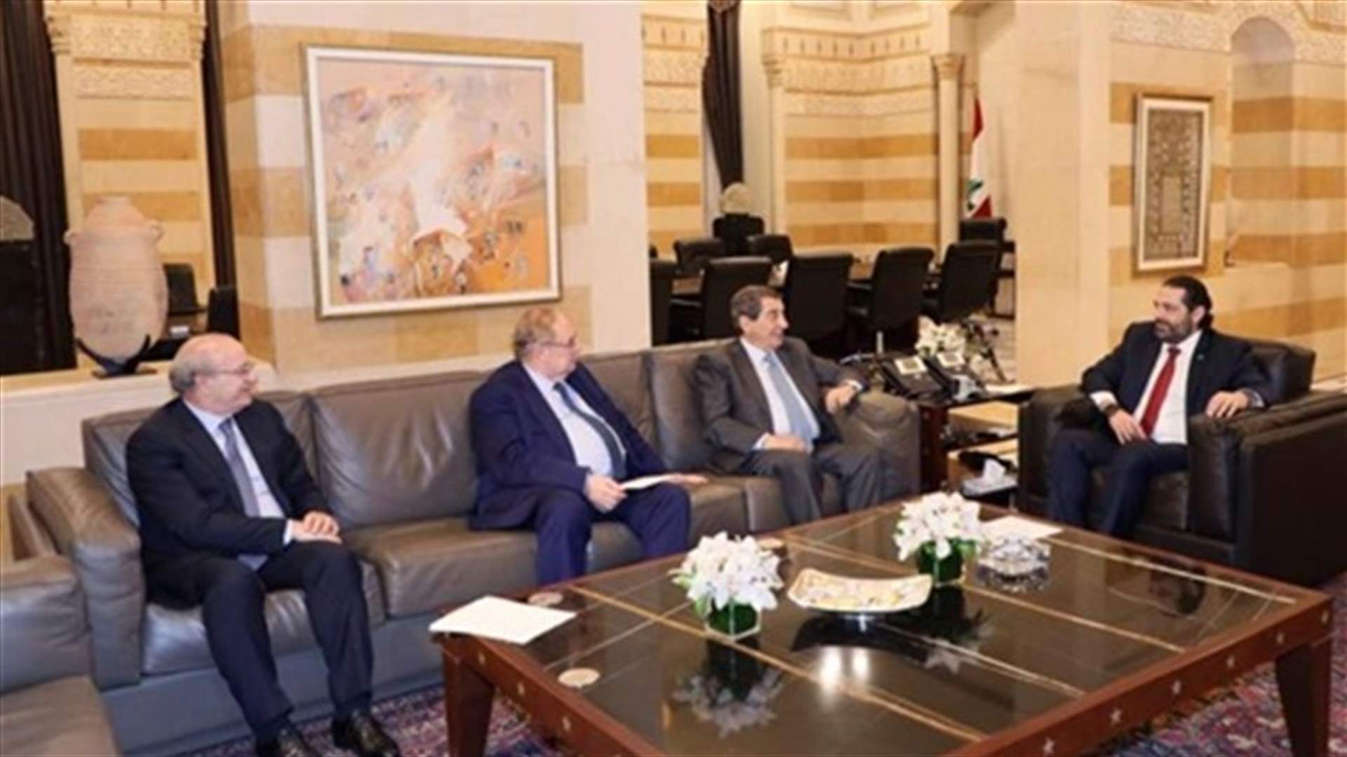الحريري تسلّم دعوة لحضور ذكرى وتكريم بطرس البستاني