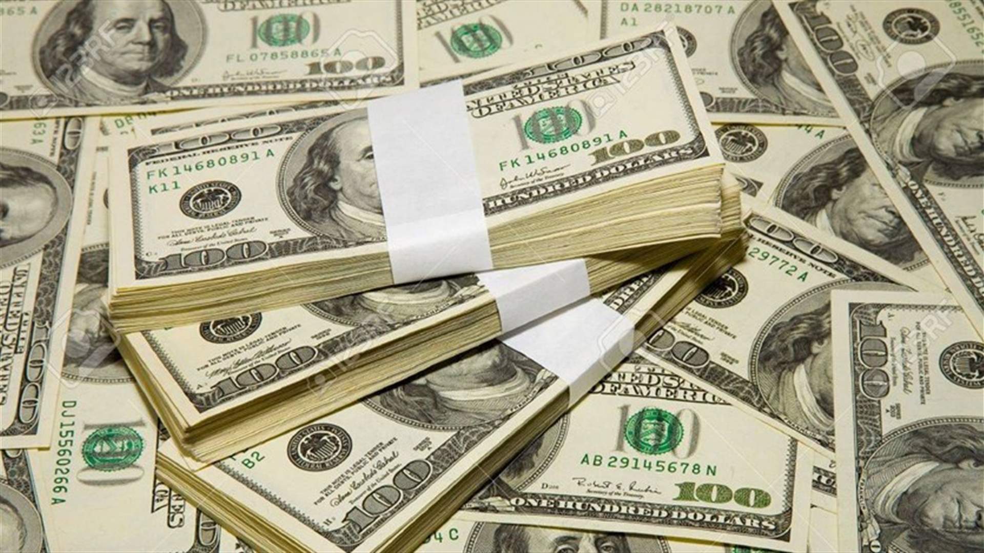 ماذا فعل أردني حين وصلته آلاف الدولارات إلى حسابه المصرفي عن طريق الخطأ؟