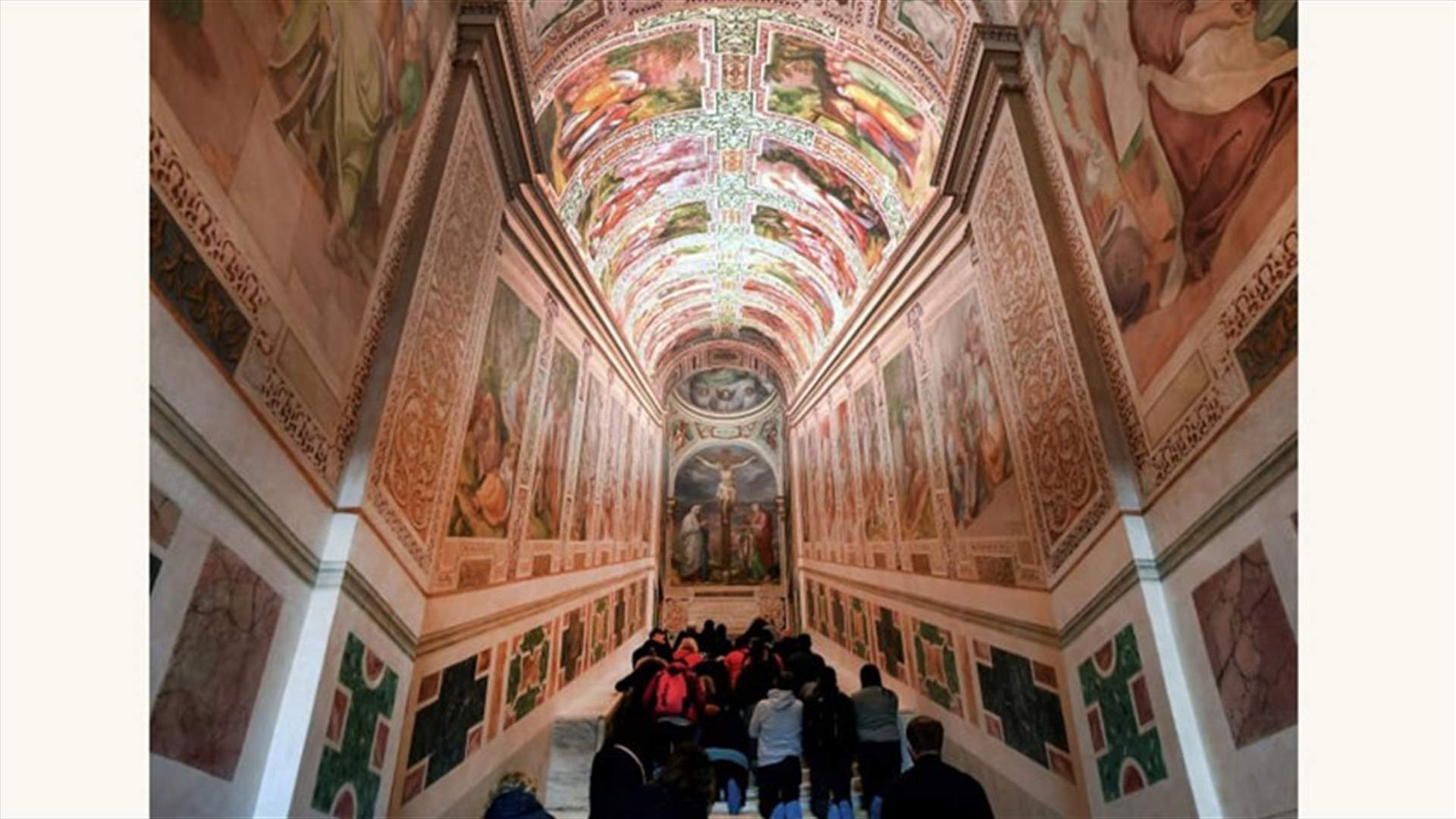 الفاتيكان يكشف النقاب عن الدرج المقدس بعد 300 عام... صعد عليه المسيح قبيل صلبه! (صورة)