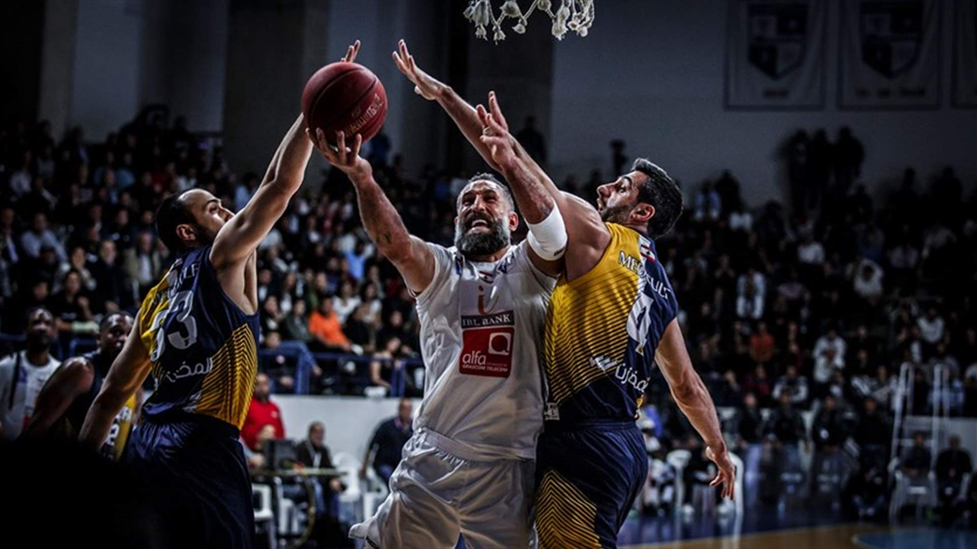 الشانفيل قلص الفارق والرياضي في نصف نهائي بطولة كرة السلة