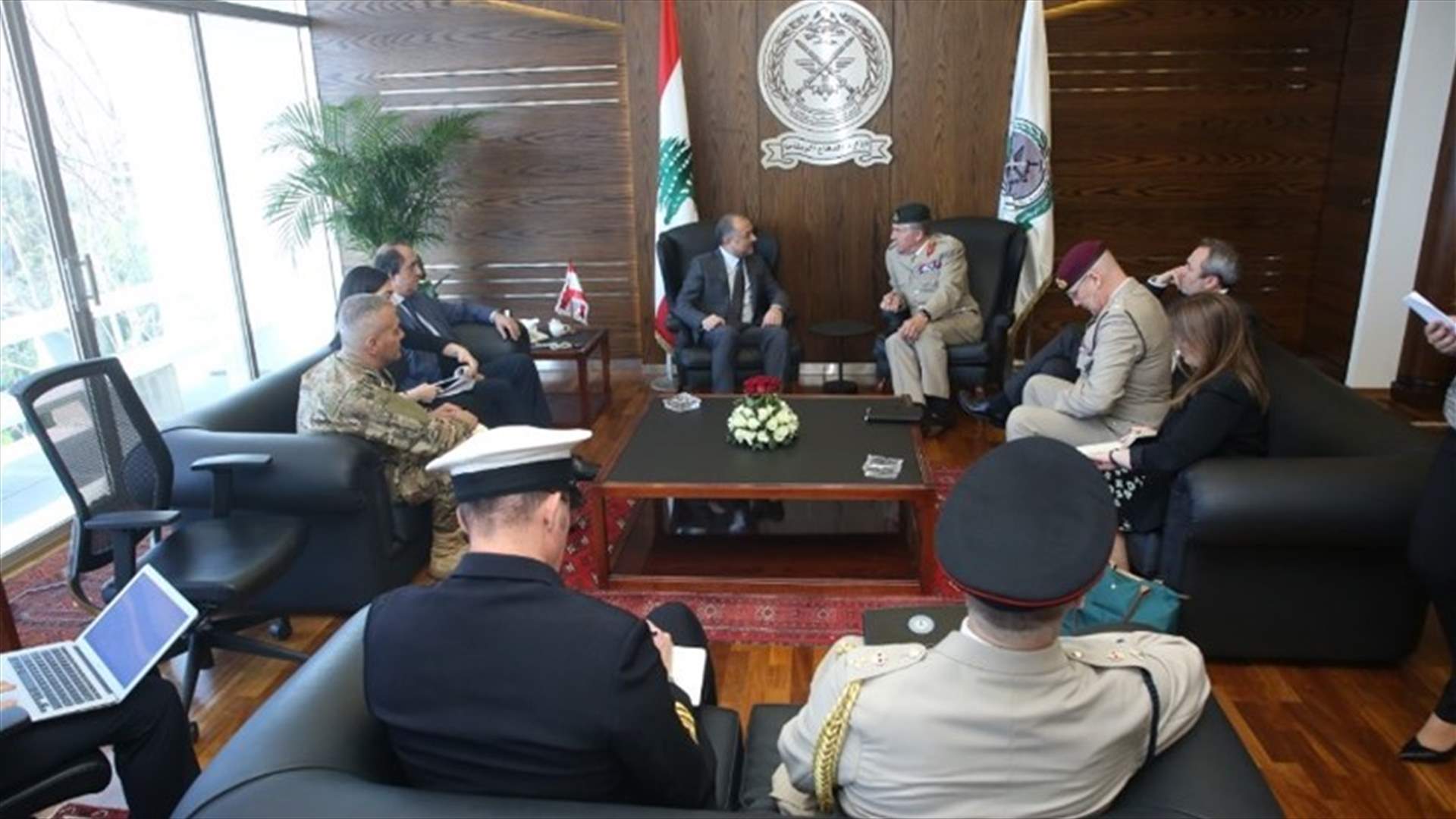 بو صعب بحث مع رئيس هيئة أركان الدفاع البريطانية سبل إعادة هيكلة الجيش وتطويره