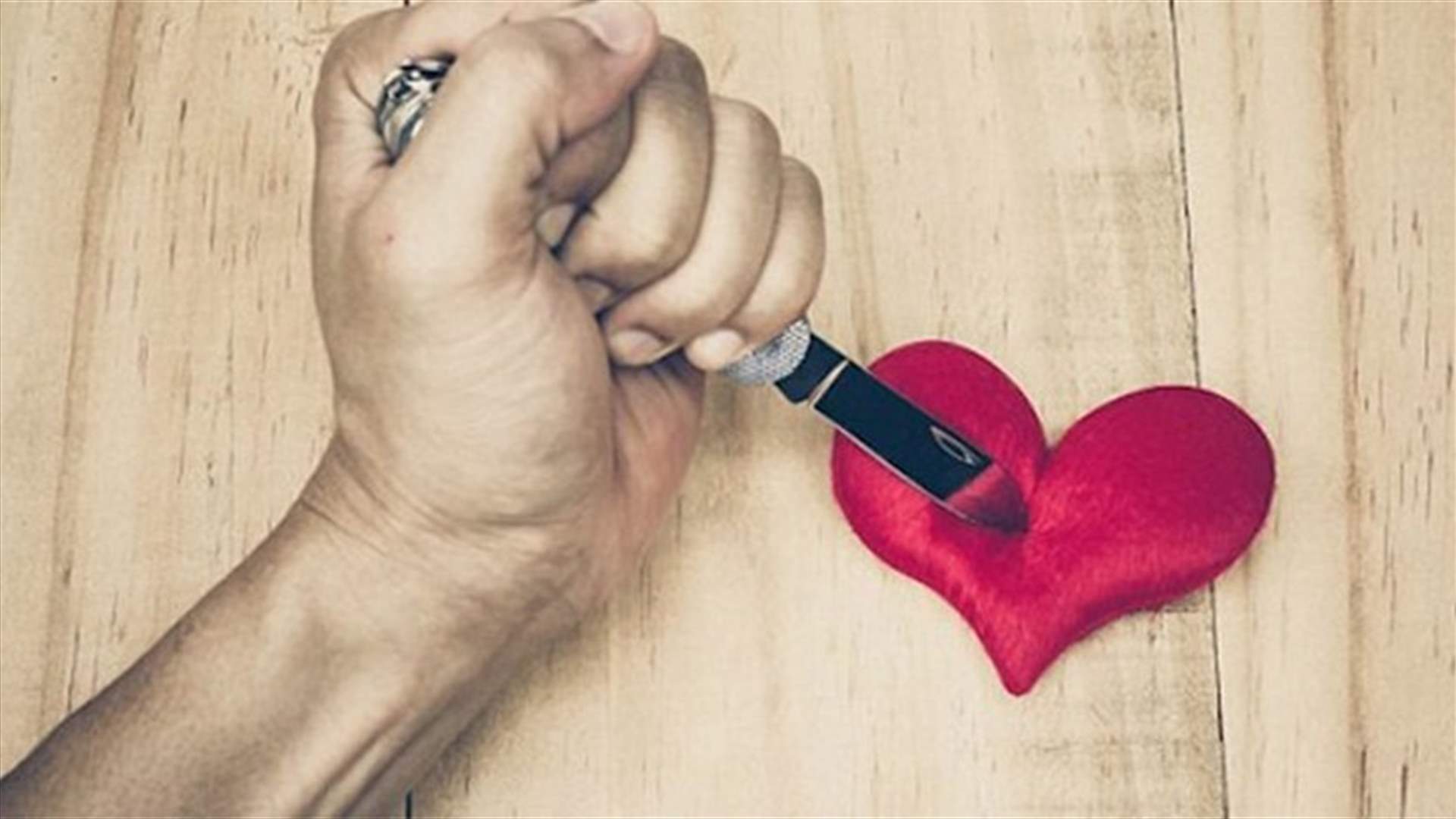 انتقم من طليقته بطريقة مروّعة... لن تصدّقوا ماذا فعل بابنته الصغيرة (صور)