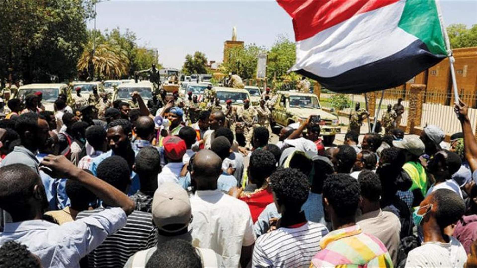 احتجاز عدد من كبار مسؤولي الحزب الحاكم السابق بالسودان