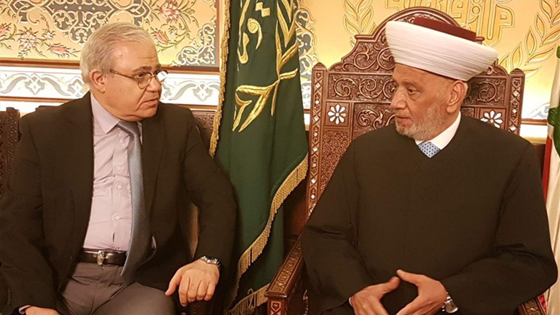ماريو عون زار المفتي دريان: لماذا استهداف موظفي القطاع العام بتخفيض رواتبهم؟